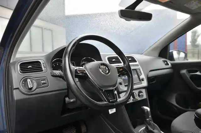 Volkswagen Polo view 7