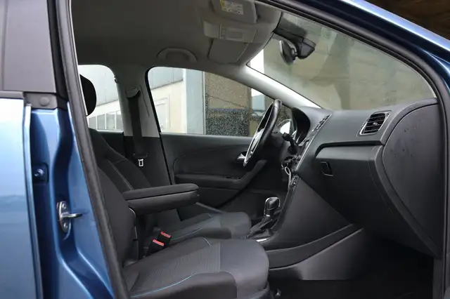 Volkswagen Polo view 10