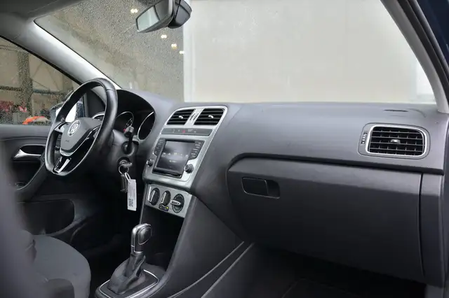 Volkswagen Polo view 11
