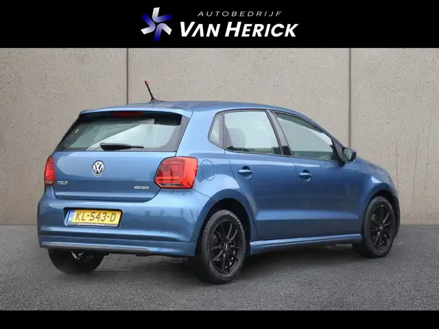 Volkswagen Polo view 4