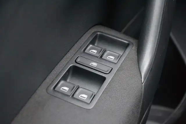 Volkswagen Polo view 21