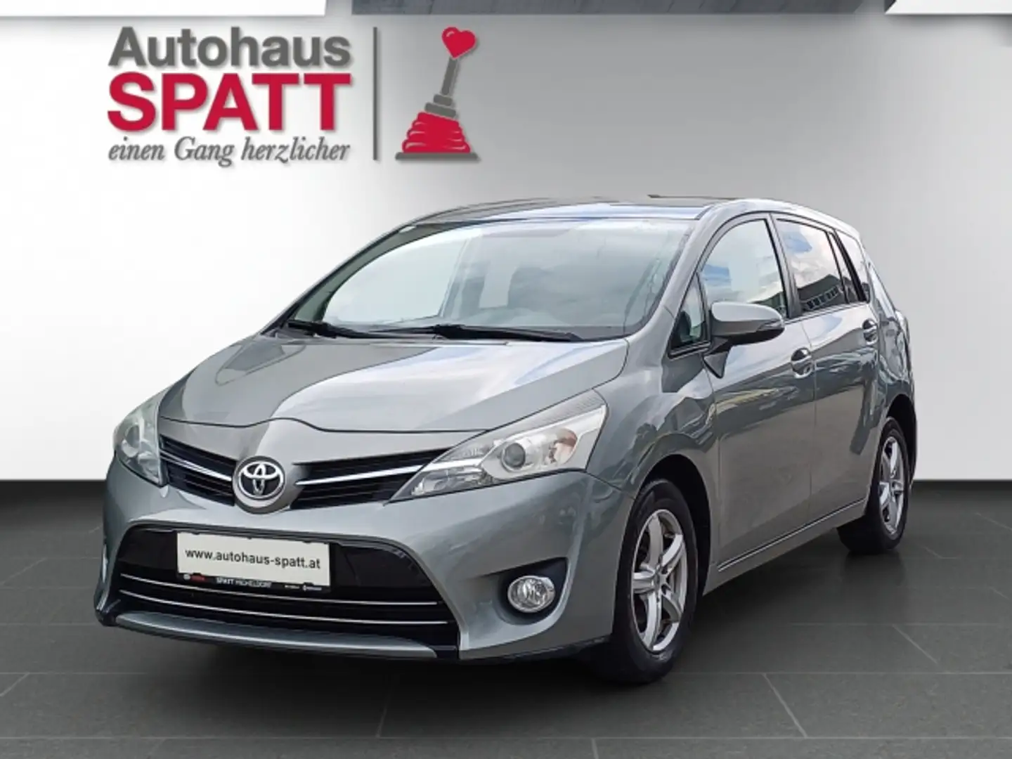 Toyota Verso Verso 2,0 D-4D Activ Grau - 1
