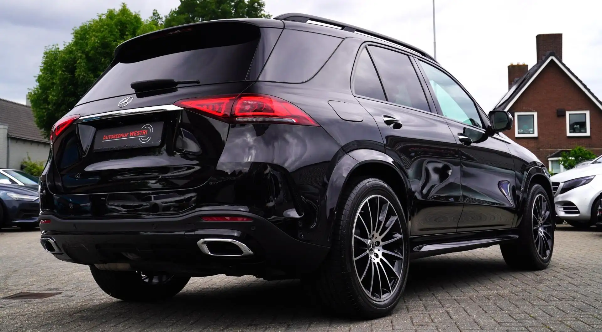 Mercedes-Benz GLE 350 de 4MATIC Premium Plus | AMG | Trekhaak | Panorama Zwart - 2