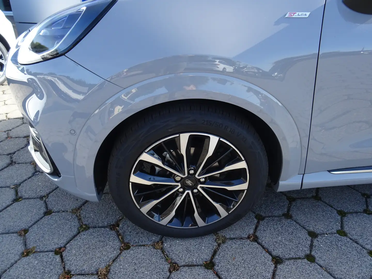 Ford Puma 1.0 Ecoboost Vignale NEUE WINTERRÄDER INKL. Grau - 2