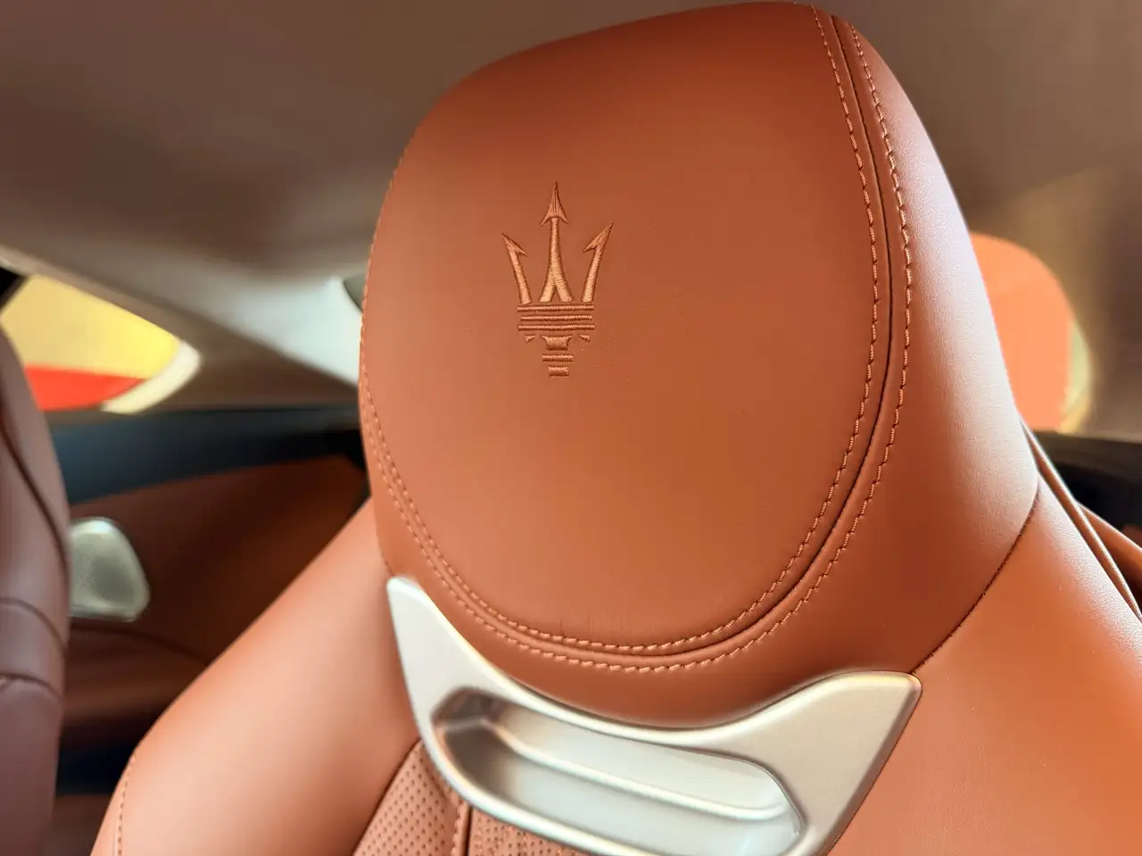 Maserati GranTurismo 2023 — фото 15
