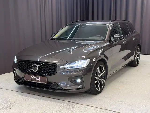 Volvo V60 Kombi Plus Dark*HARMAN*LED*