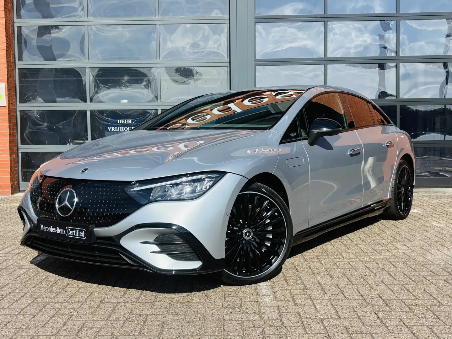 Mercedes-Benz EQE 300 Sport Edition 89 kWh | Distronic | Achteruitrijcam Argent - 2