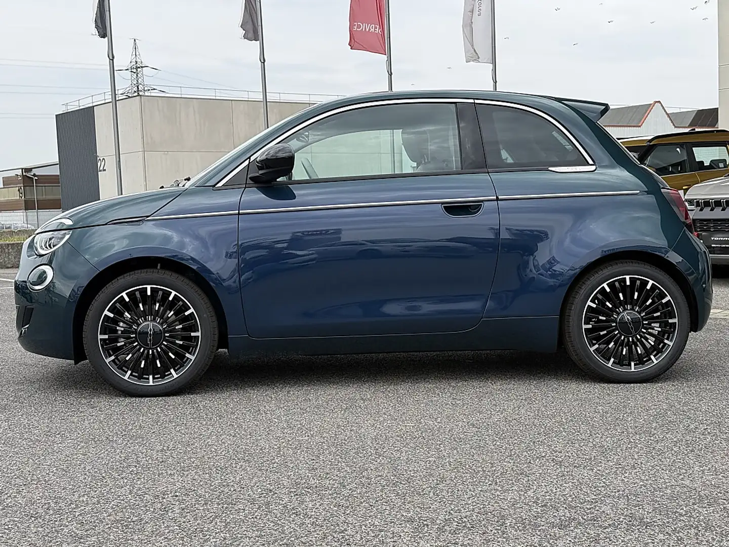 Fiat 500e 500 Elektro Hatchback 42 kWh La Prima Grün - 2