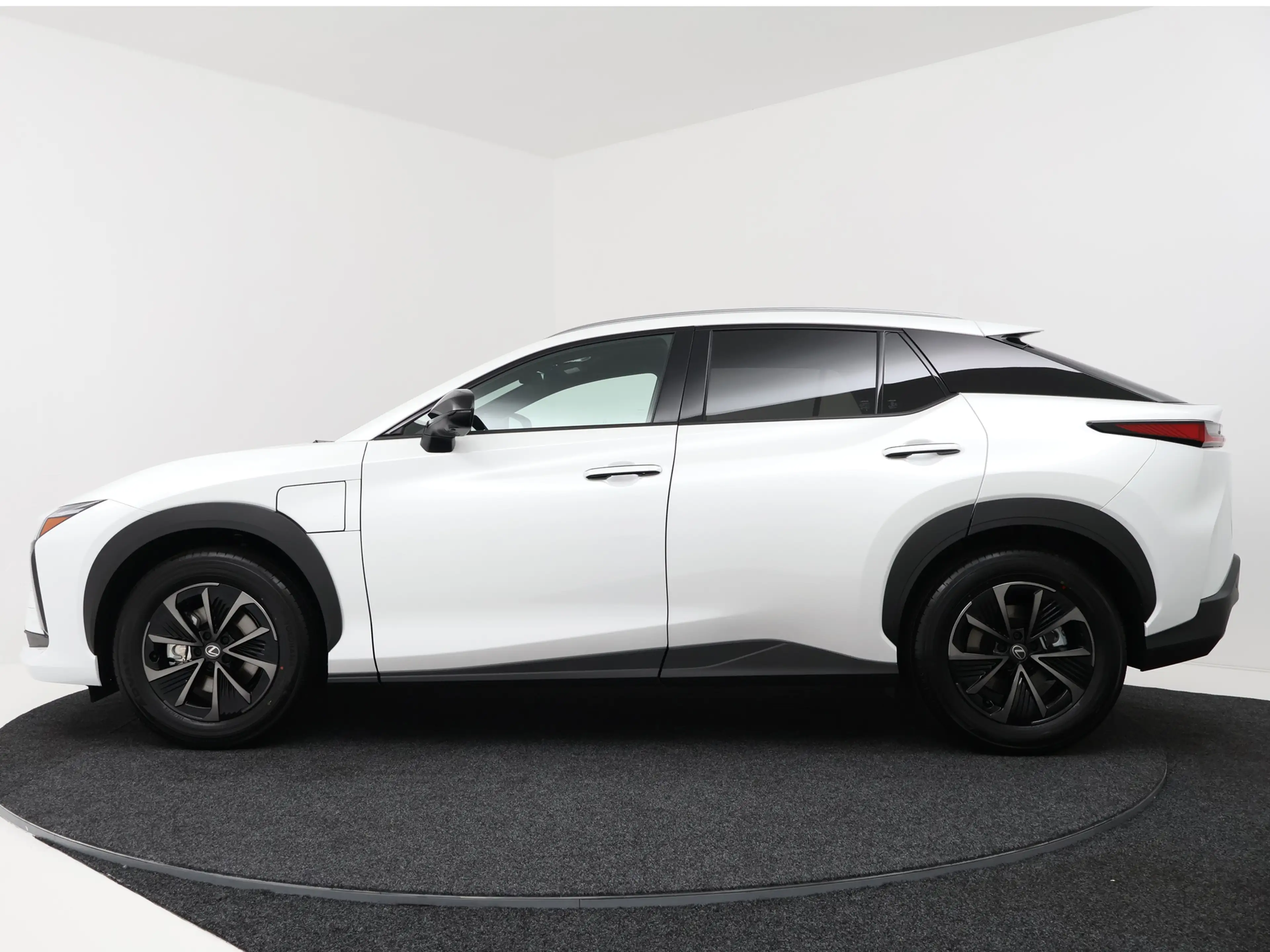 Lexus RZ 350e Luxury Line 77 kWh — photo 3