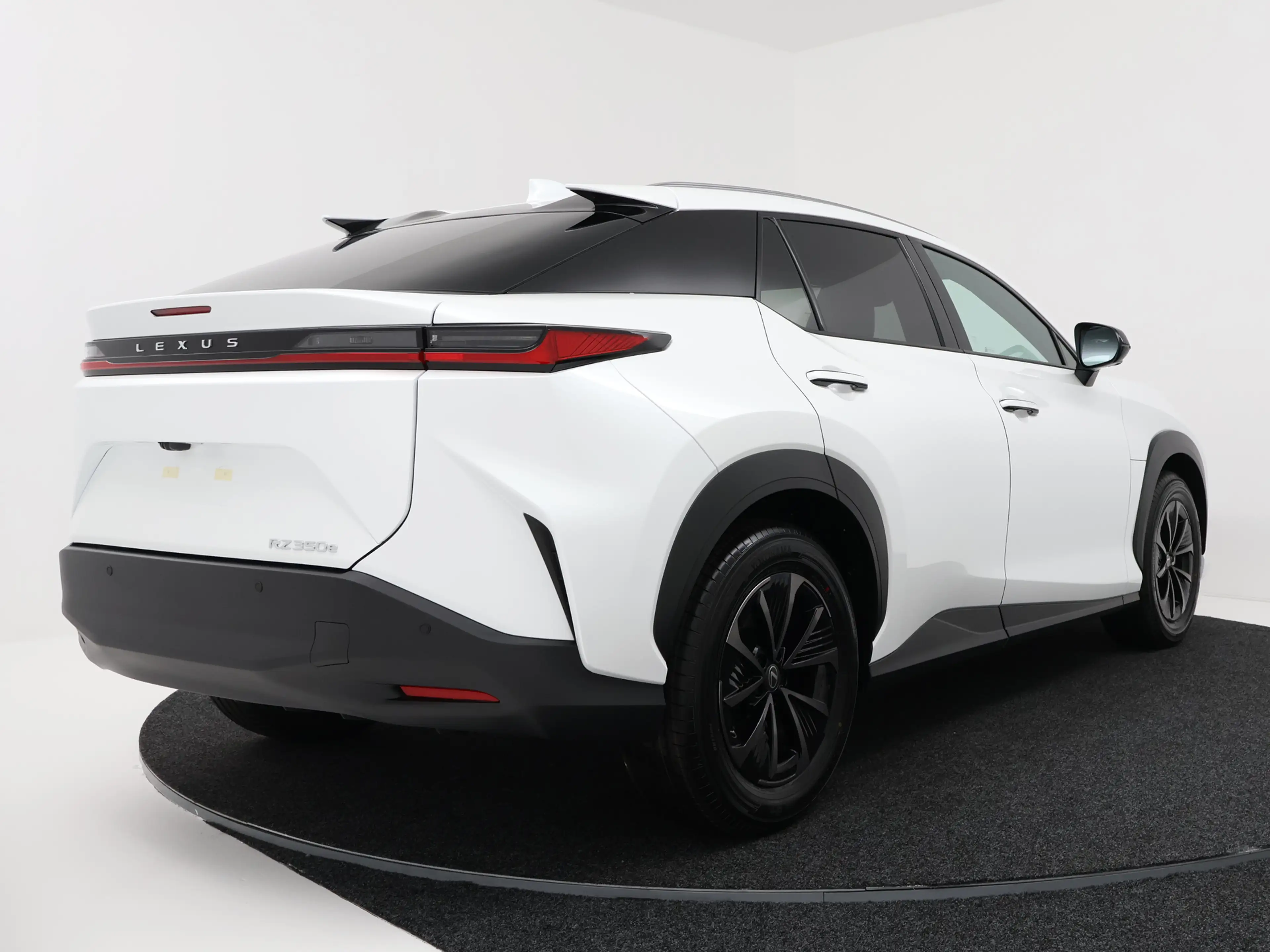 Lexus RZ 350e Luxury Line 77 kWh — photo 2
