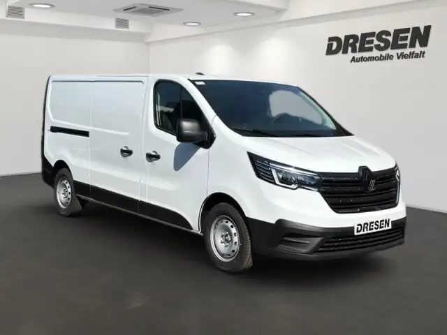 Renault Trafic view 2