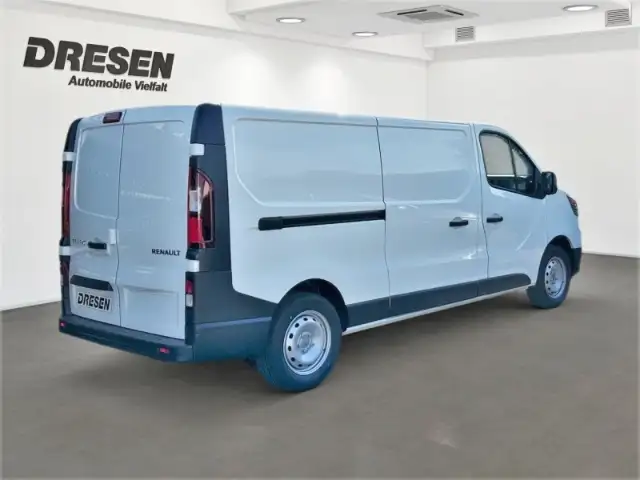 Renault Trafic view 3