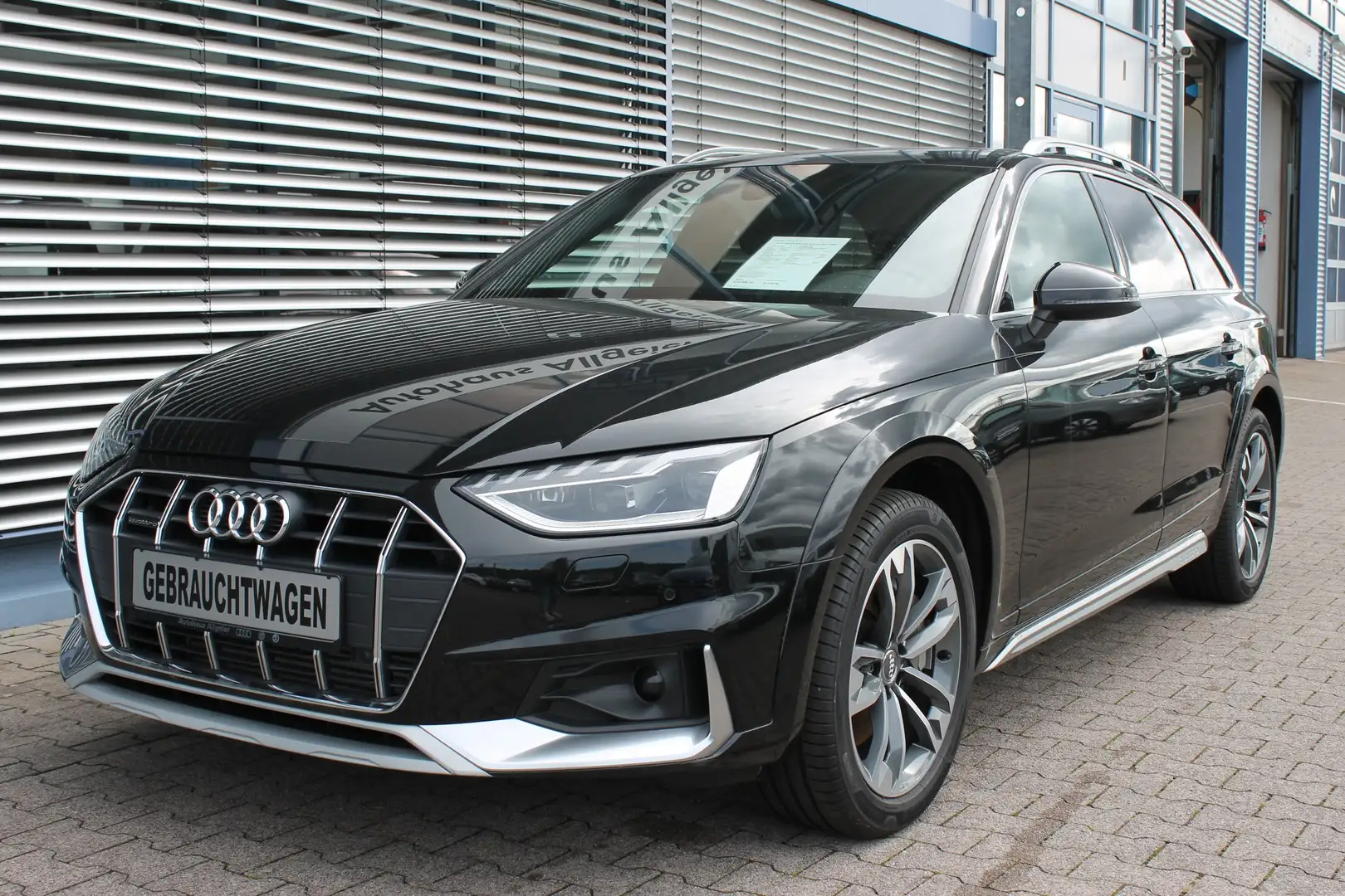 Audi A4 allroad 45 2.0 TFSI quattro Schwarz - 1