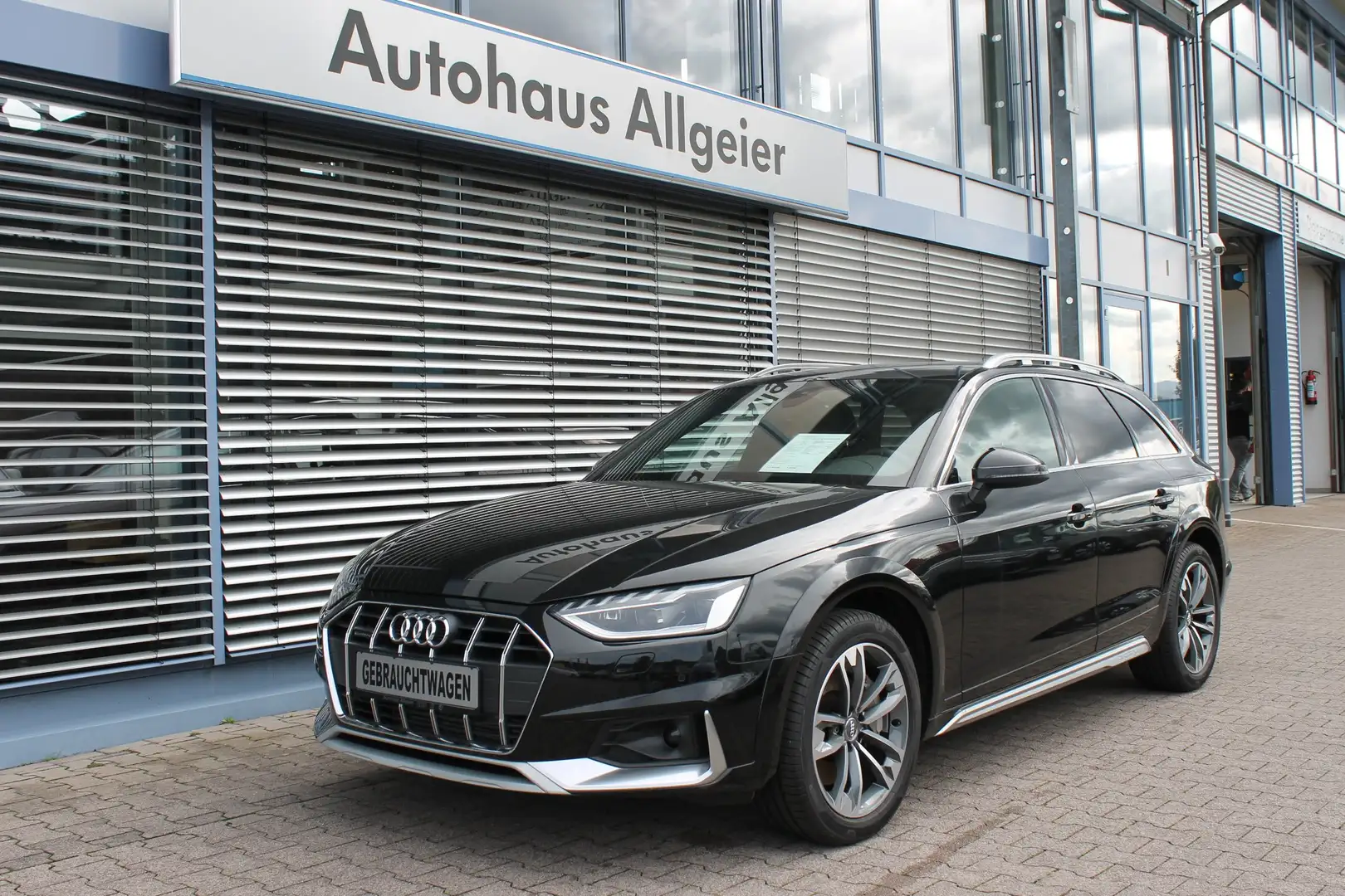 Audi A4 allroad 45 2.0 TFSI quattro Schwarz - 2