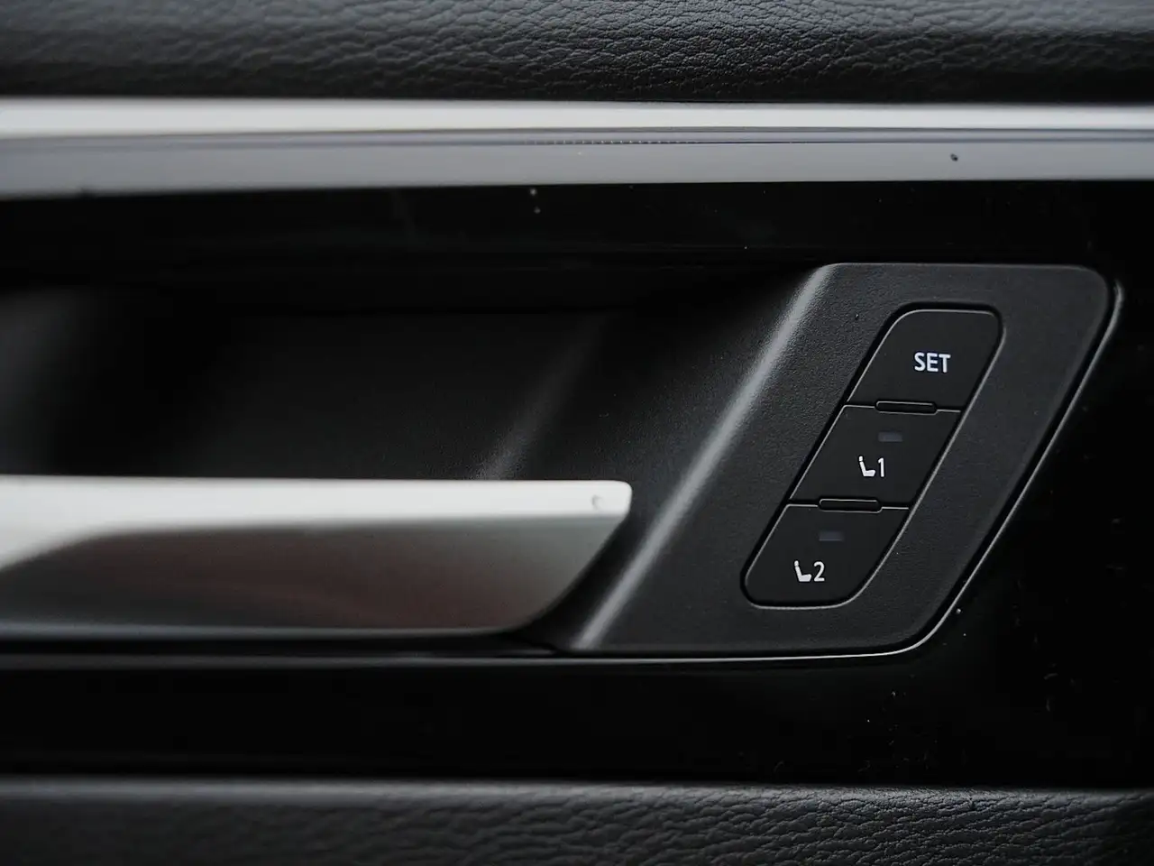 Mitsubishi Outlander снимка Mitsubishi Outlander