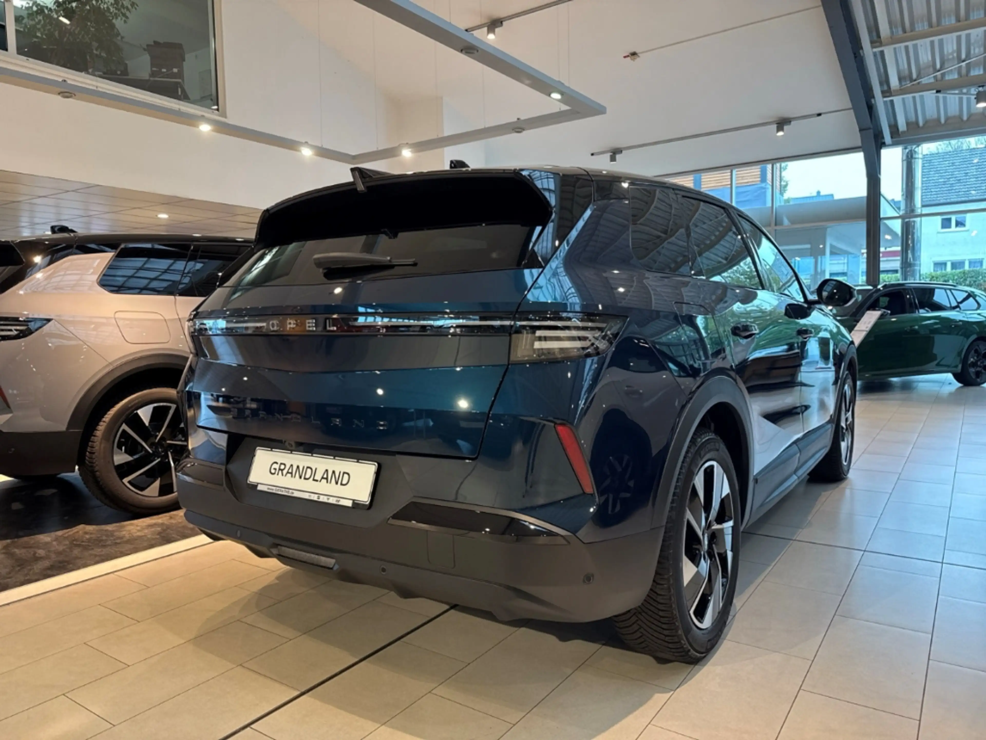 Opel Grandland 1.2 48V Mild-Hybrid GS Hybrid 6-Gang-Dopp AHK El. — photo 2