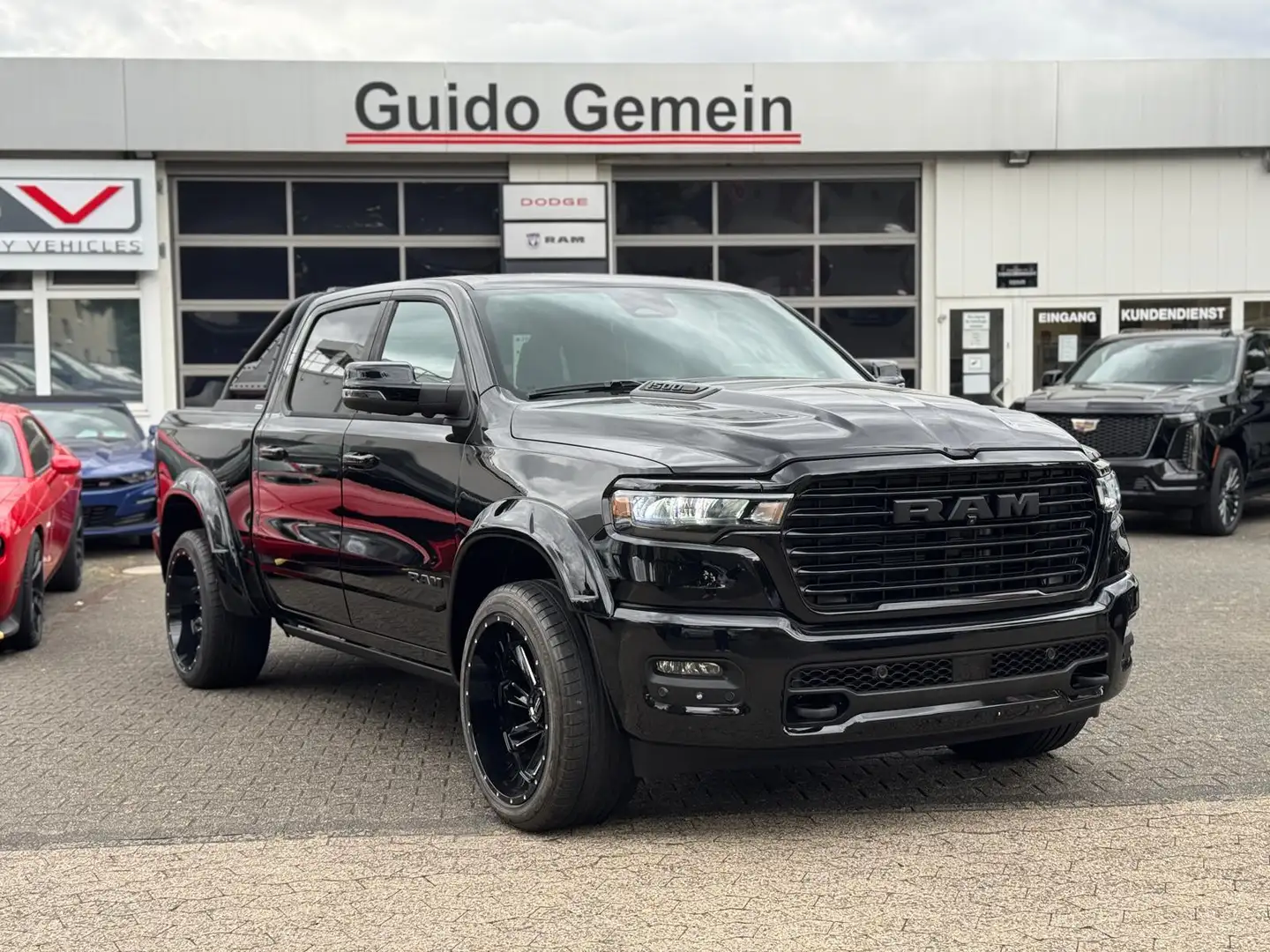 Dodge RAM 1500 Laramie Night Premium Crew 2025 UMBAU Black - 1