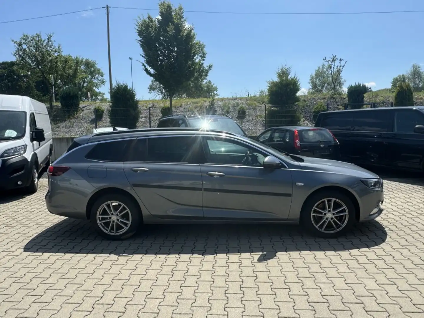 Opel Insignia Sports Tourer 2.0 Diesel Edition - 1