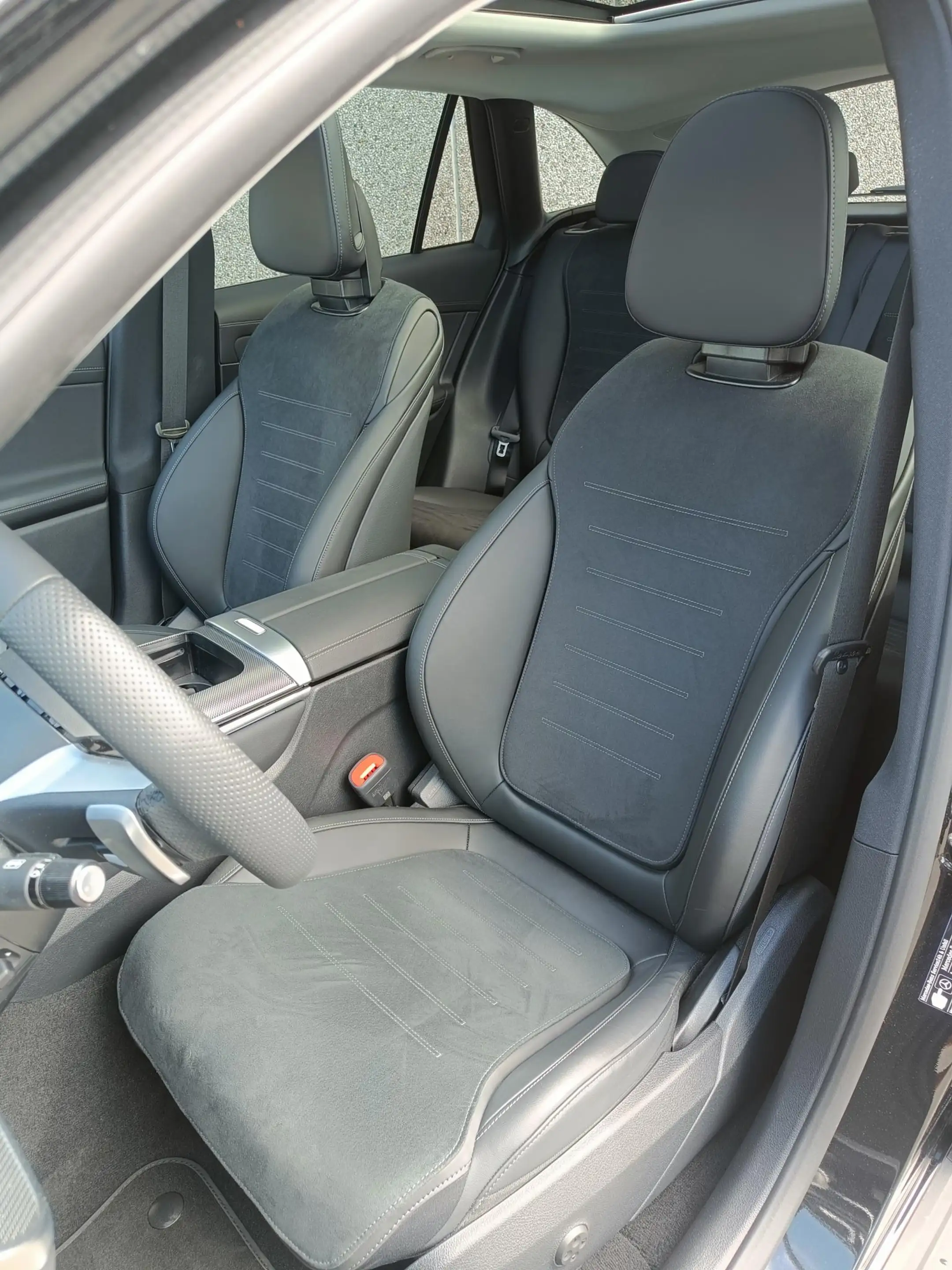 Mercedes-Benz GLC 200 4MATIC Pano dak * Trekhaak * AMG-Line - Pano. dak — photo 4