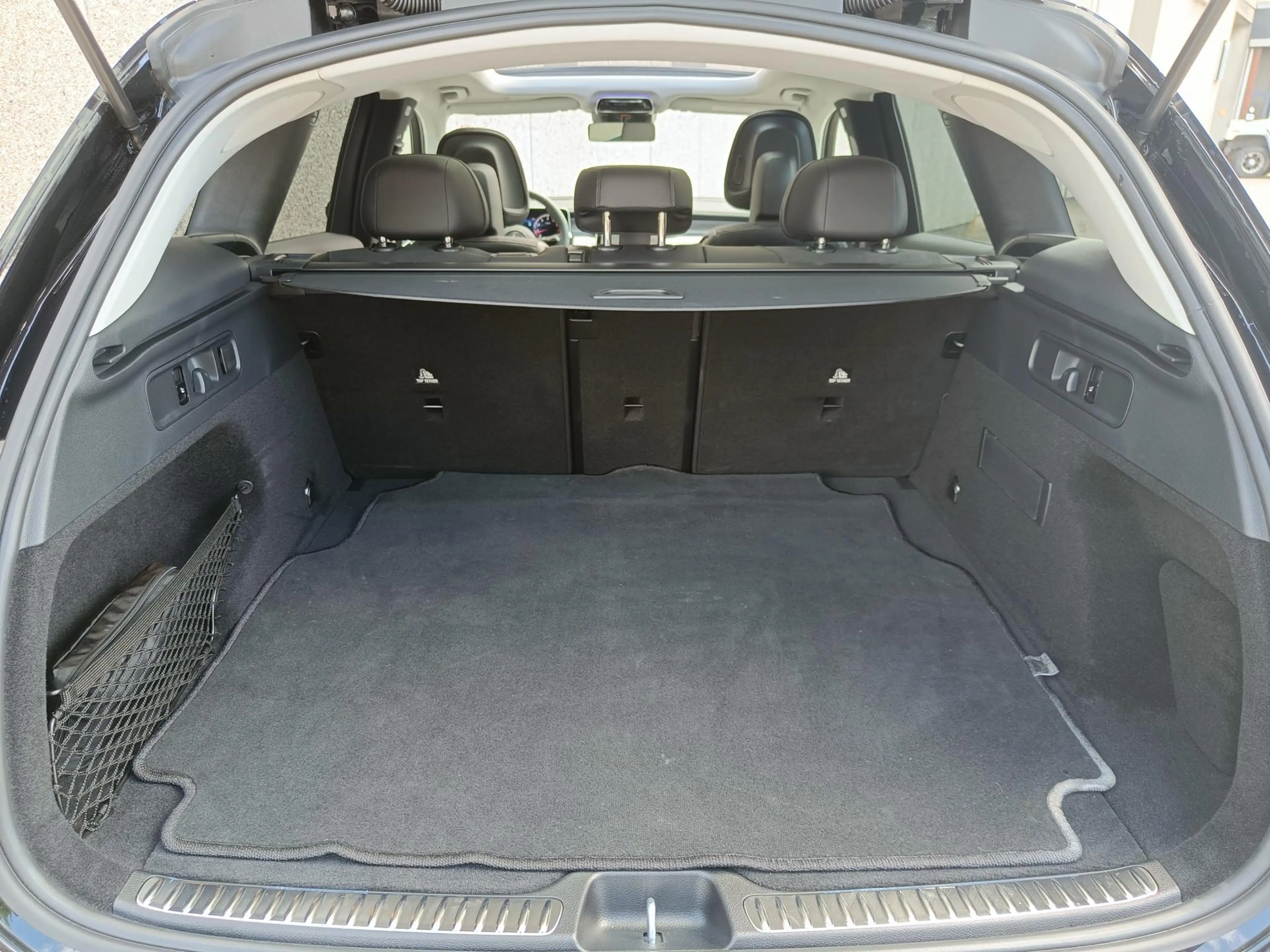 Mercedes-Benz GLC 200 4MATIC Pano dak * Trekhaak * AMG-Line - Pano. dak — photo 14