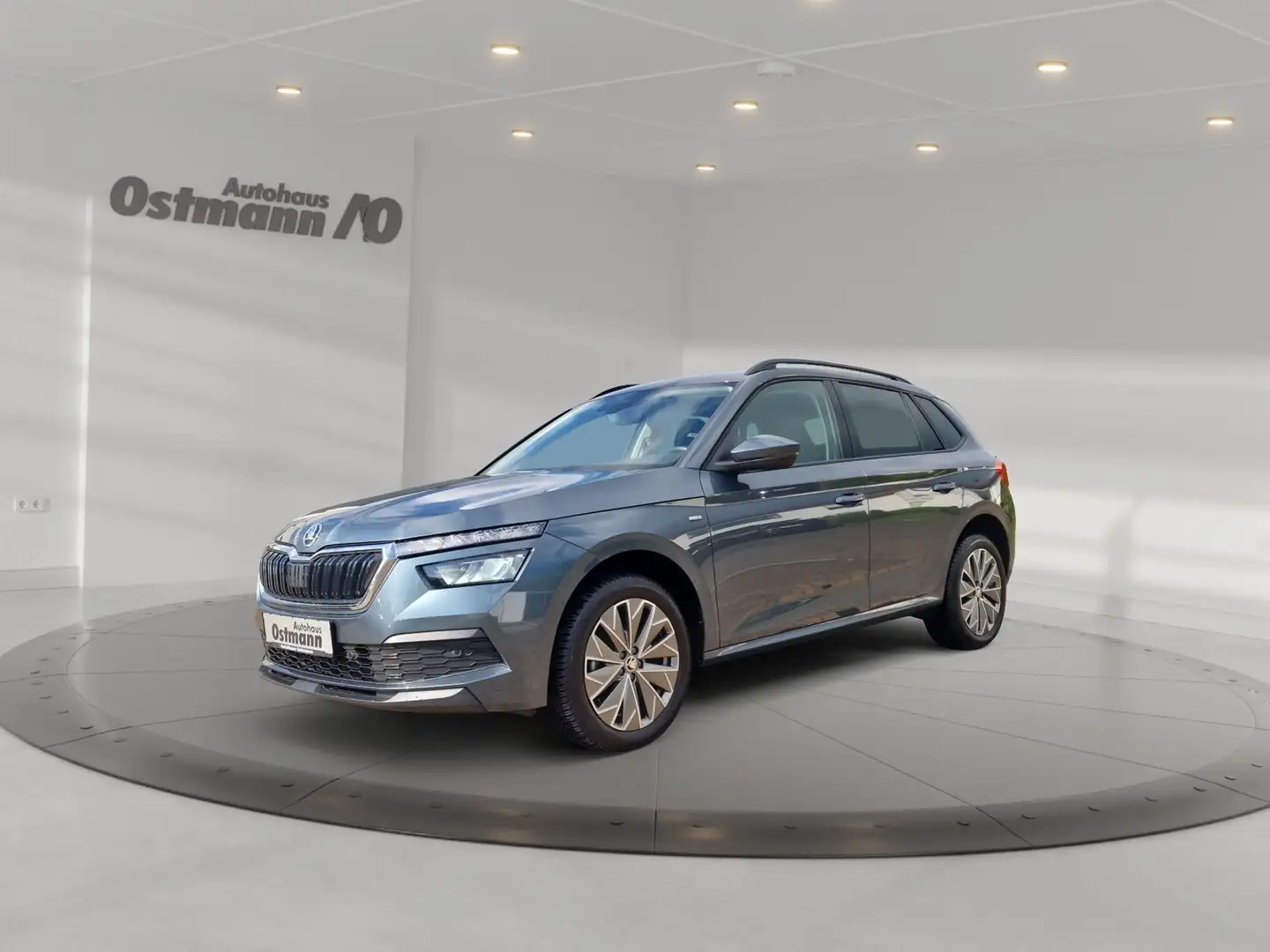 Skoda Kamiq 1.0 TSI Clever DSG AHK LED ACC el.Heck KAM Grau - 1