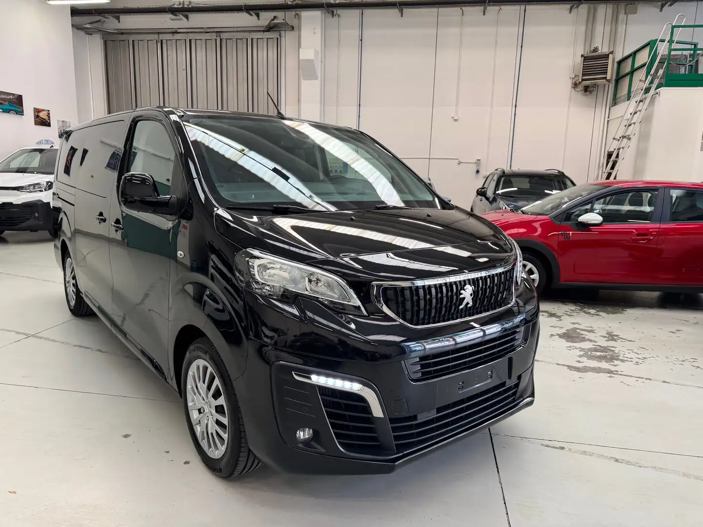 Peugeot Traveller BlueHDi 120CV  Long Business 9 POSTI SUPER PREZZO Nero - 2