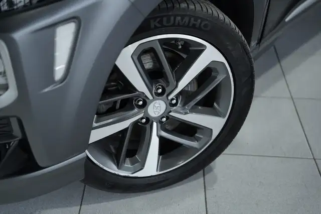Hyundai Kona view 3