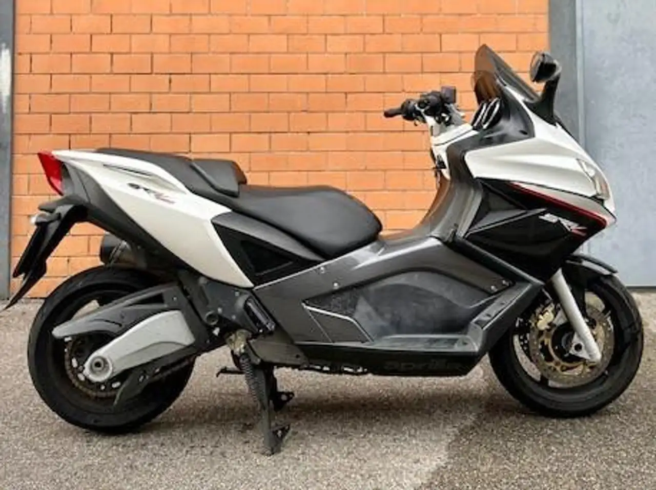 Aprilia SRV 850