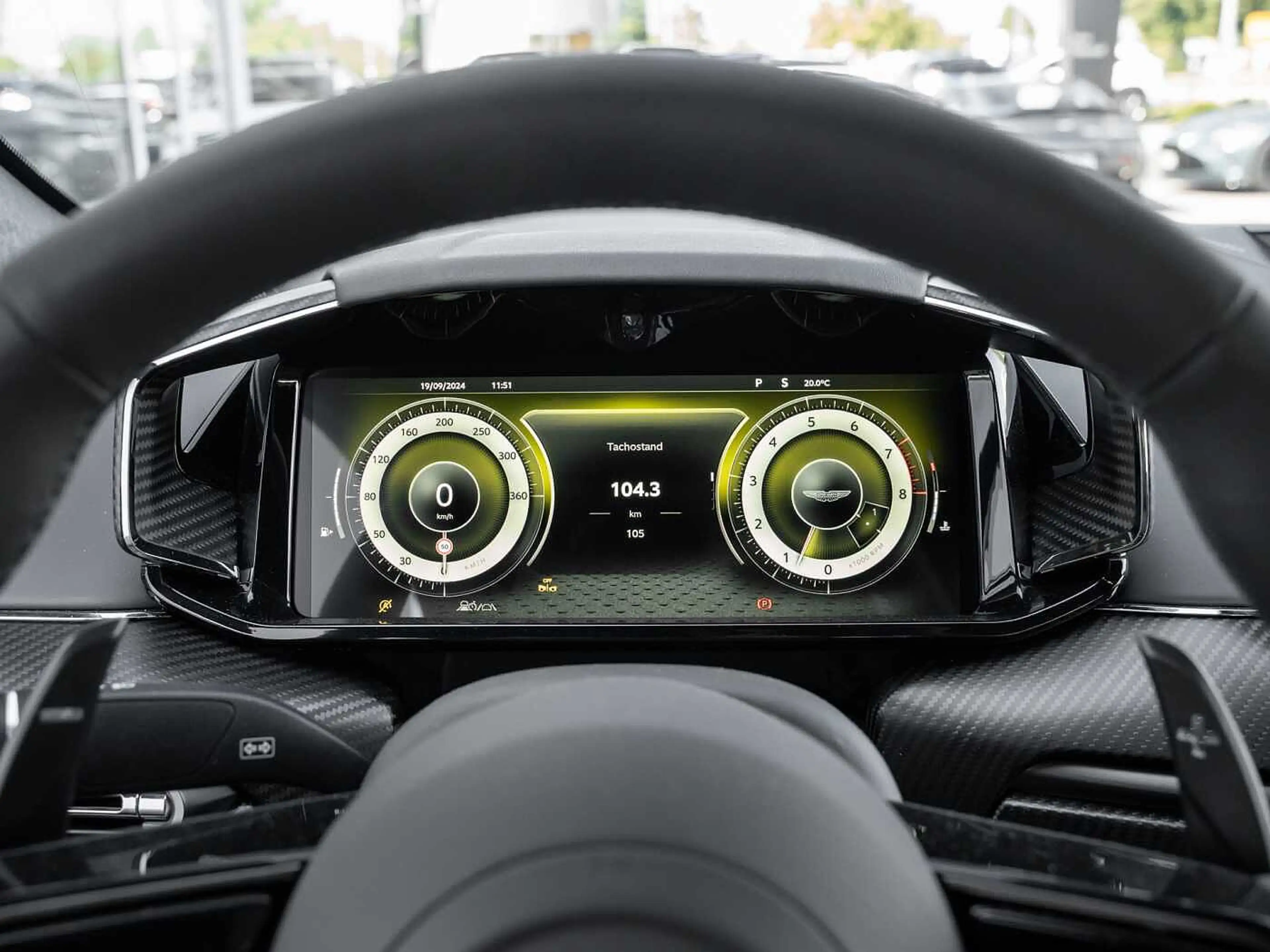 Aston Martin V8 Vantage — photo 6