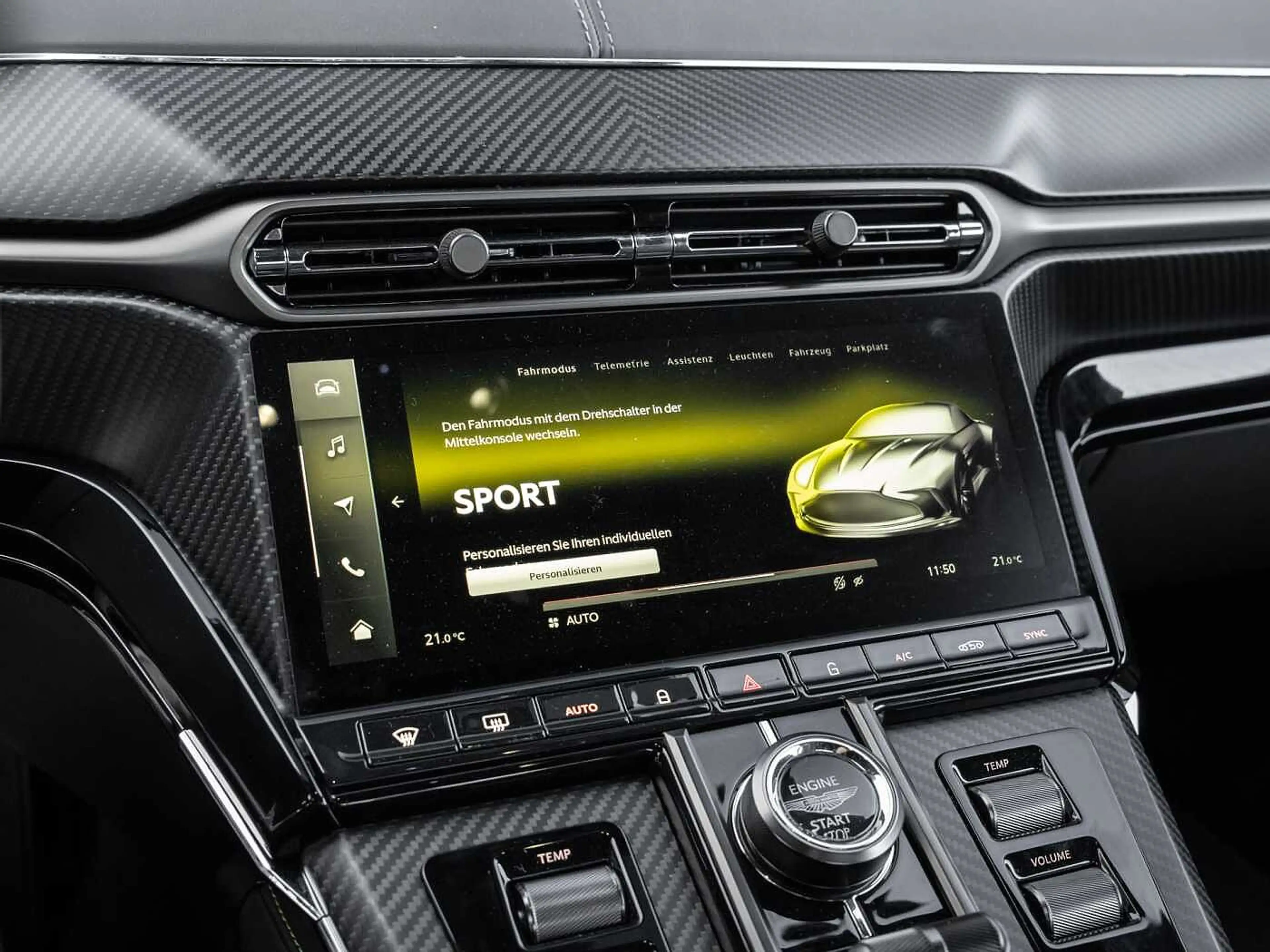 Aston Martin V8 Vantage — photo 10