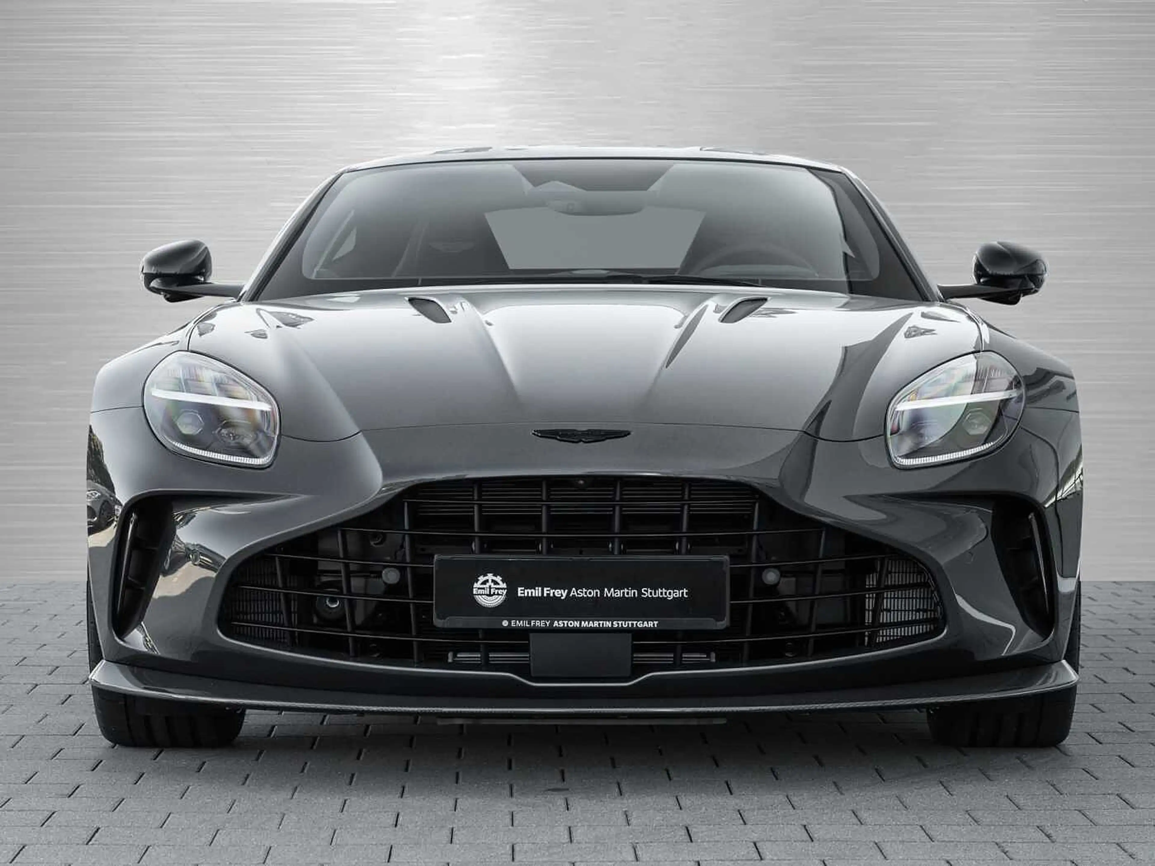 Aston Martin V8 Vantage — photo 7
