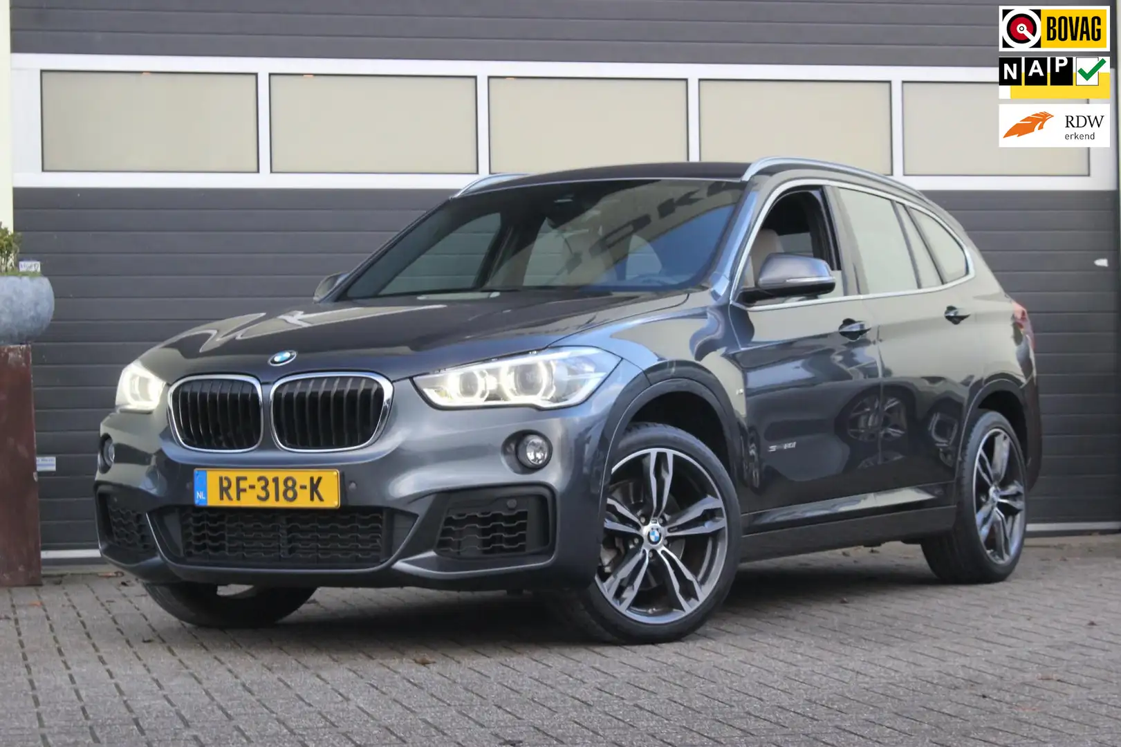 BMW X1 SDrive20i High Executive M Sport | Trekhaak | Gris - 1