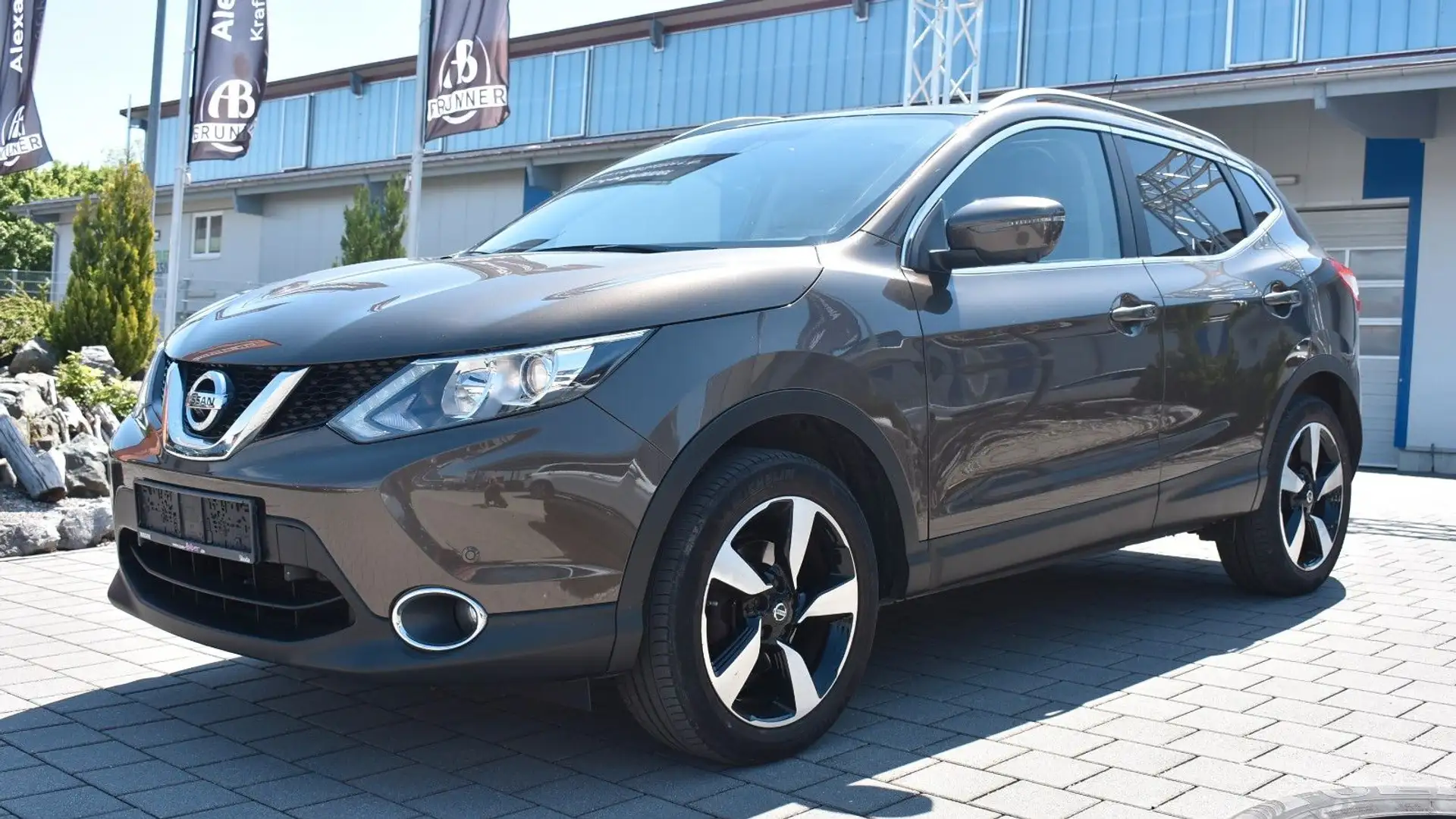 Nissan Qashqai N-Connecta Marrón - 2