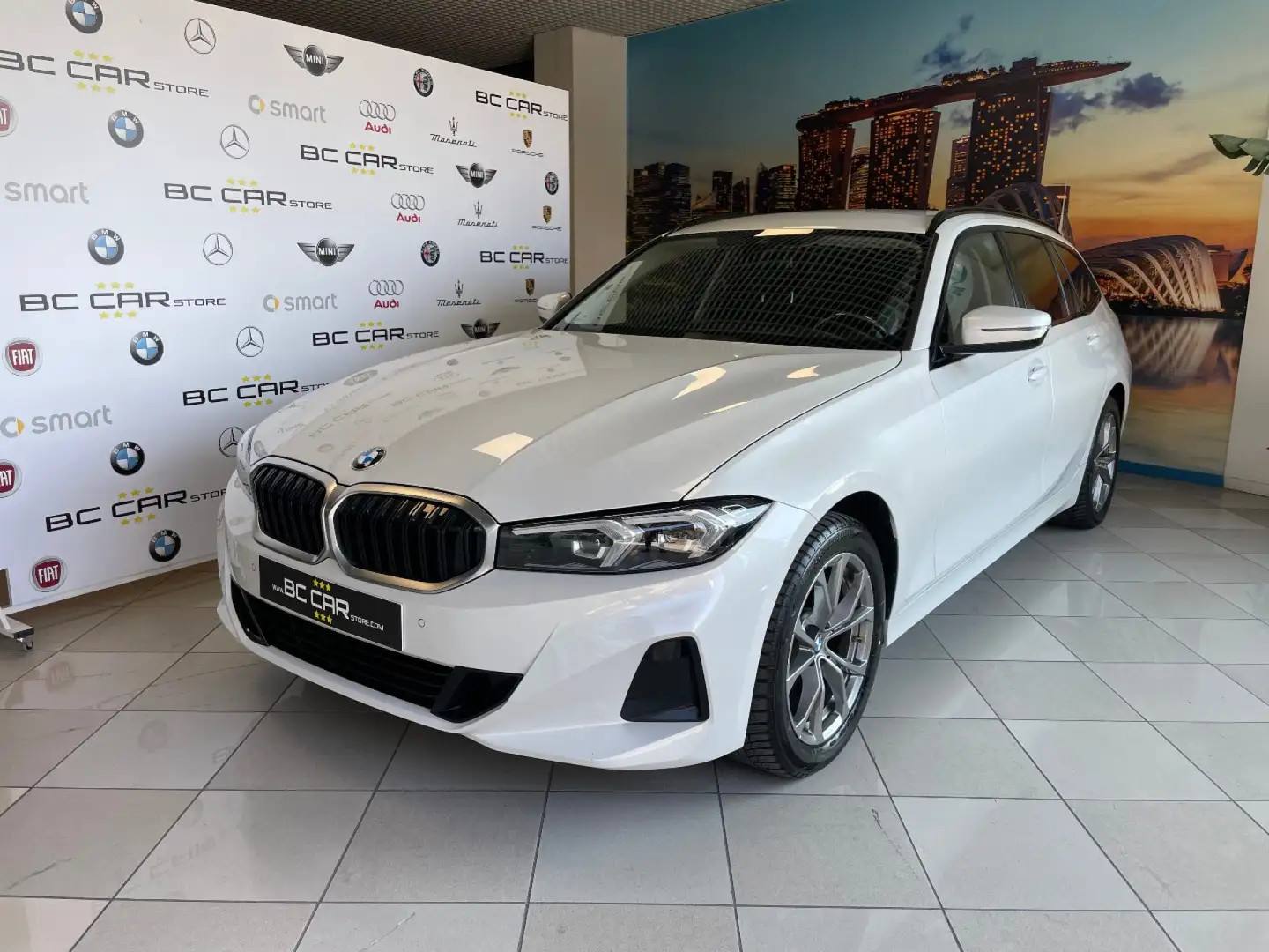 BMW 320 d Touring 190cv 48V xDrive MY23 Bianco - 1