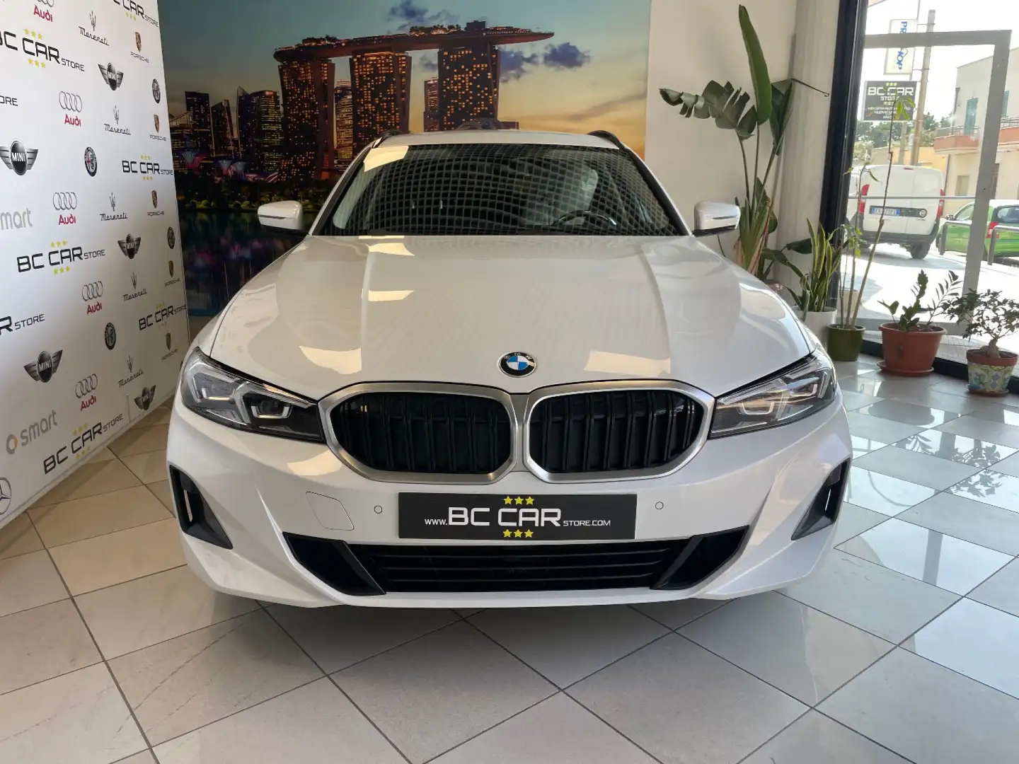 BMW 320 d Touring 190cv 48V xDrive MY23 Bianco - 2