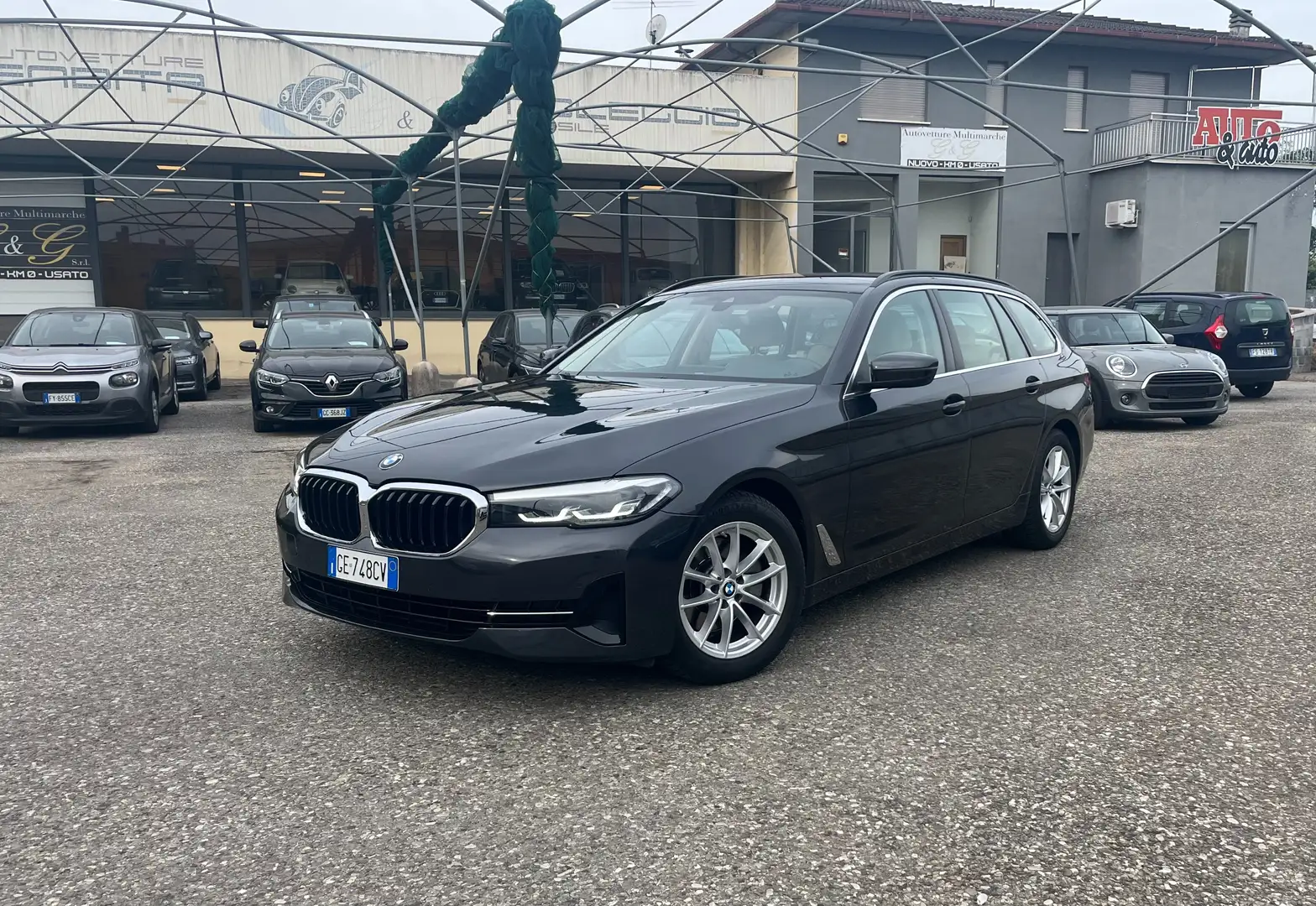 BMW 520 520d Touring mhev 48V xdrive Business auto Gris - 1