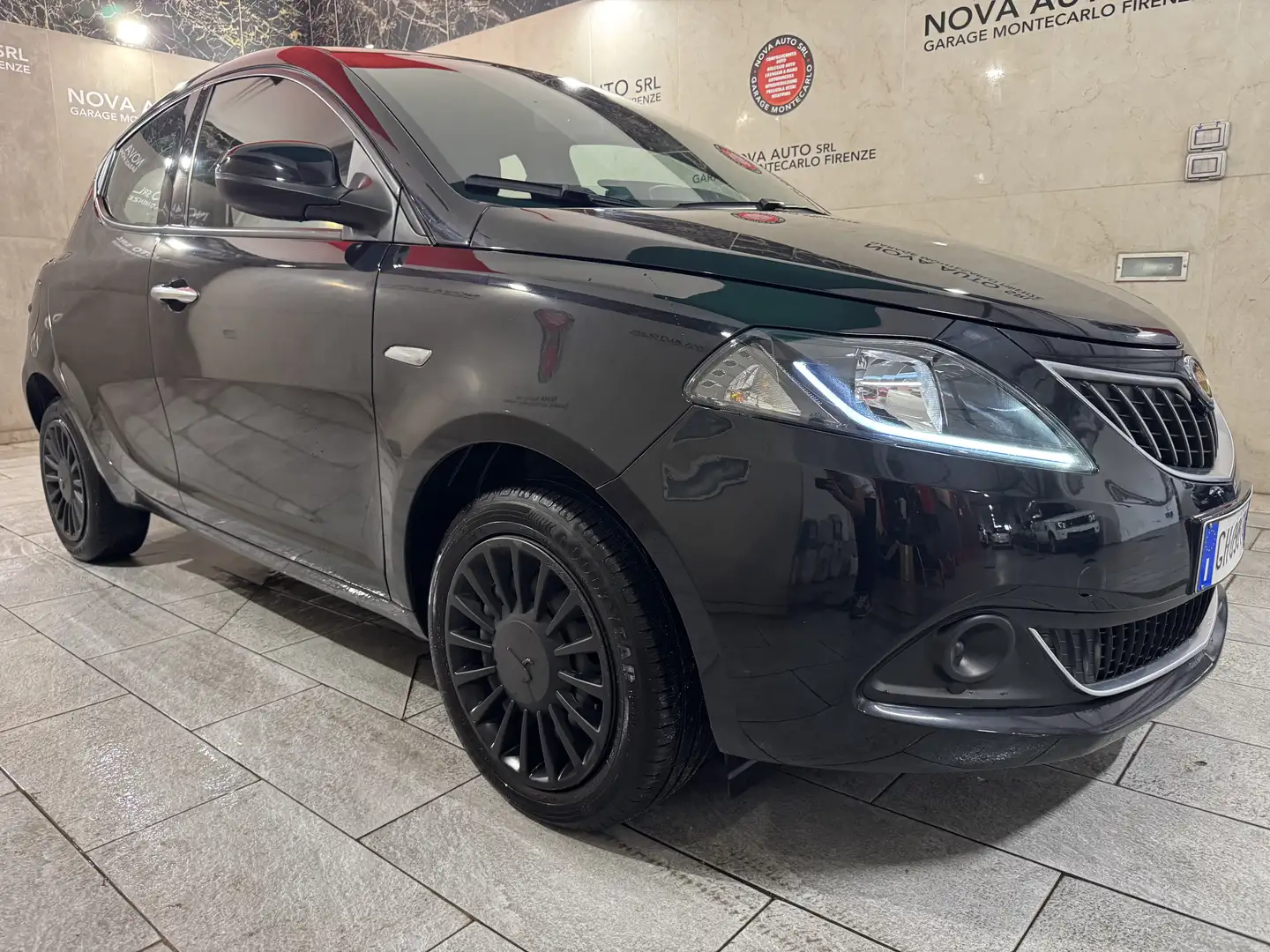 Lancia Ypsilon Ypsilon III 2021 1.0 firefly hybrid Silver Nero - 2