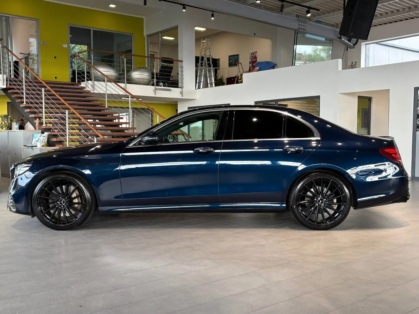 Mercedes-Benz E 400 E400d 4Matic AMG-Line*Burmester*Multibeam*360°* Blau - 2