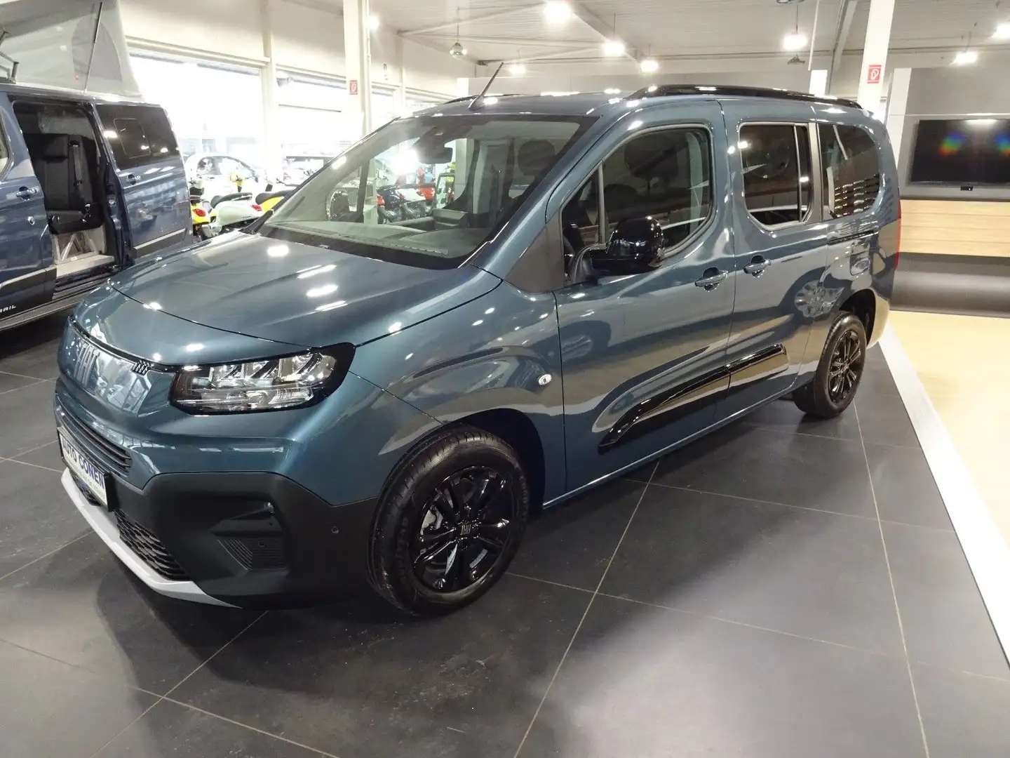 Fiat Doblo Doblò Maxi Kombi 130 PS Diesel Aut.PKW-Zulassung Blau - 1