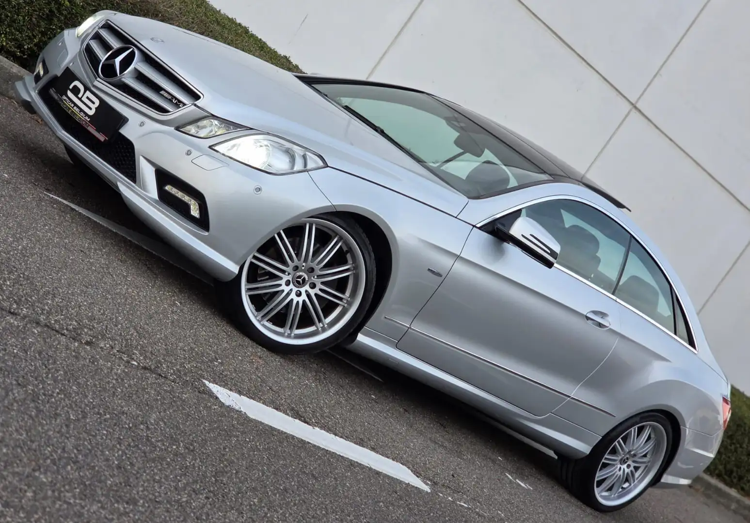 Mercedes-Benz E 220 *** Coupe - AMG - Pano - Euro 5 - Garantie *** Argento - 1