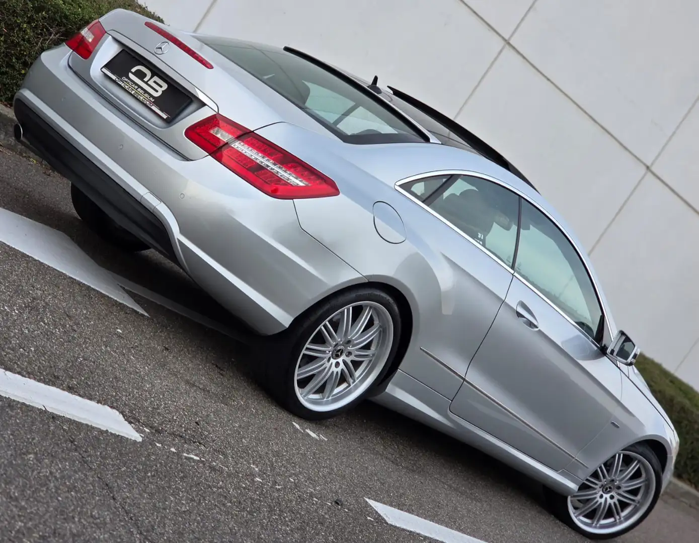 Mercedes-Benz E 220 *** Coupe - AMG - Pano - Euro 5 - Garantie *** Argento - 2