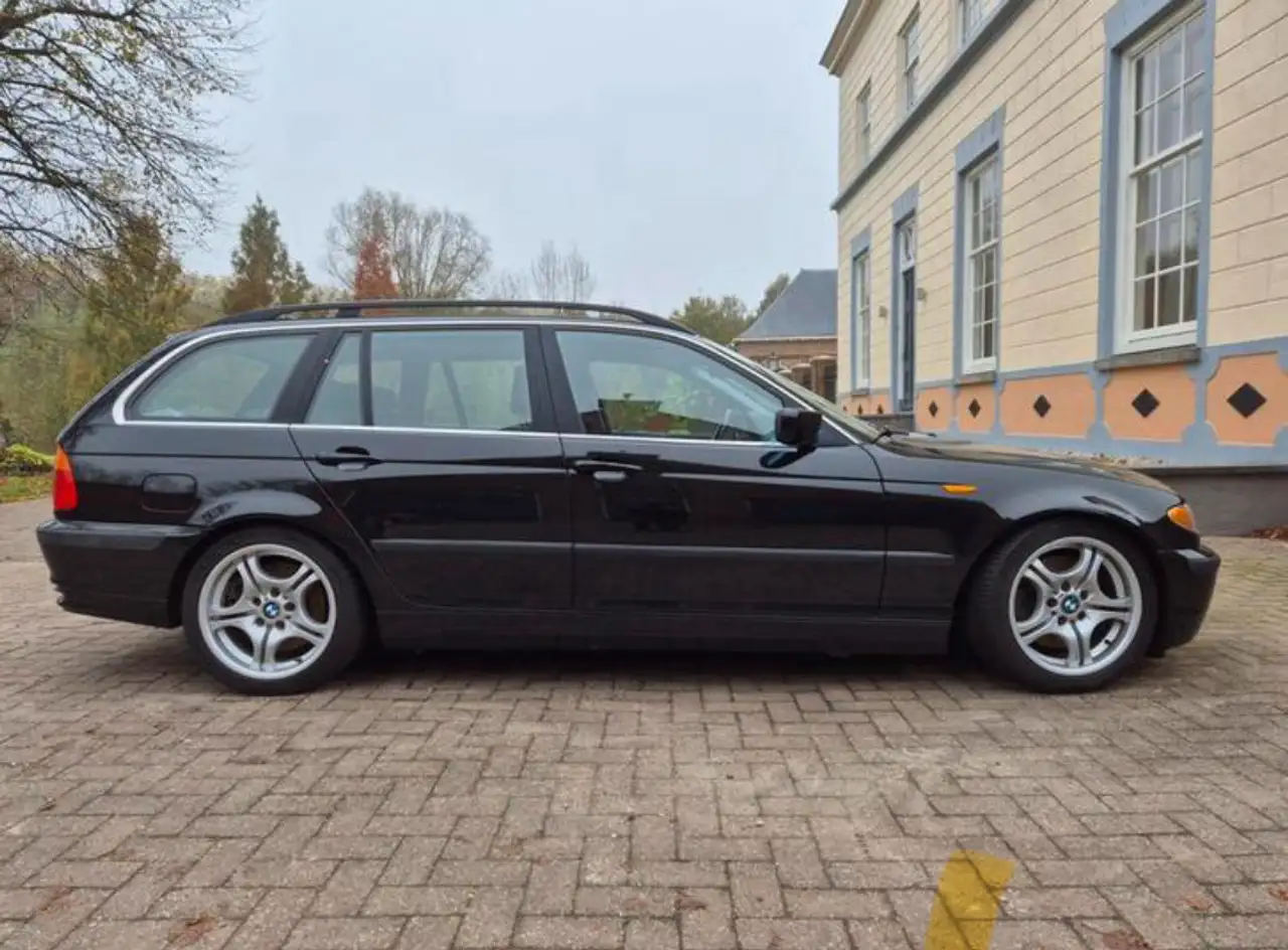 BMW 330