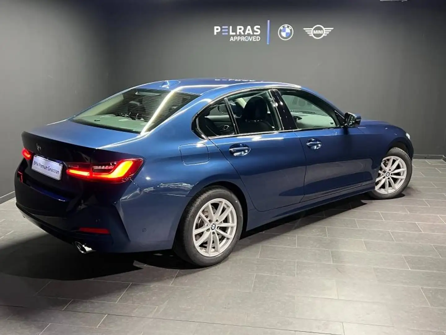 BMW 320 320dA xDrive 190ch Business Design Bleu - 2
