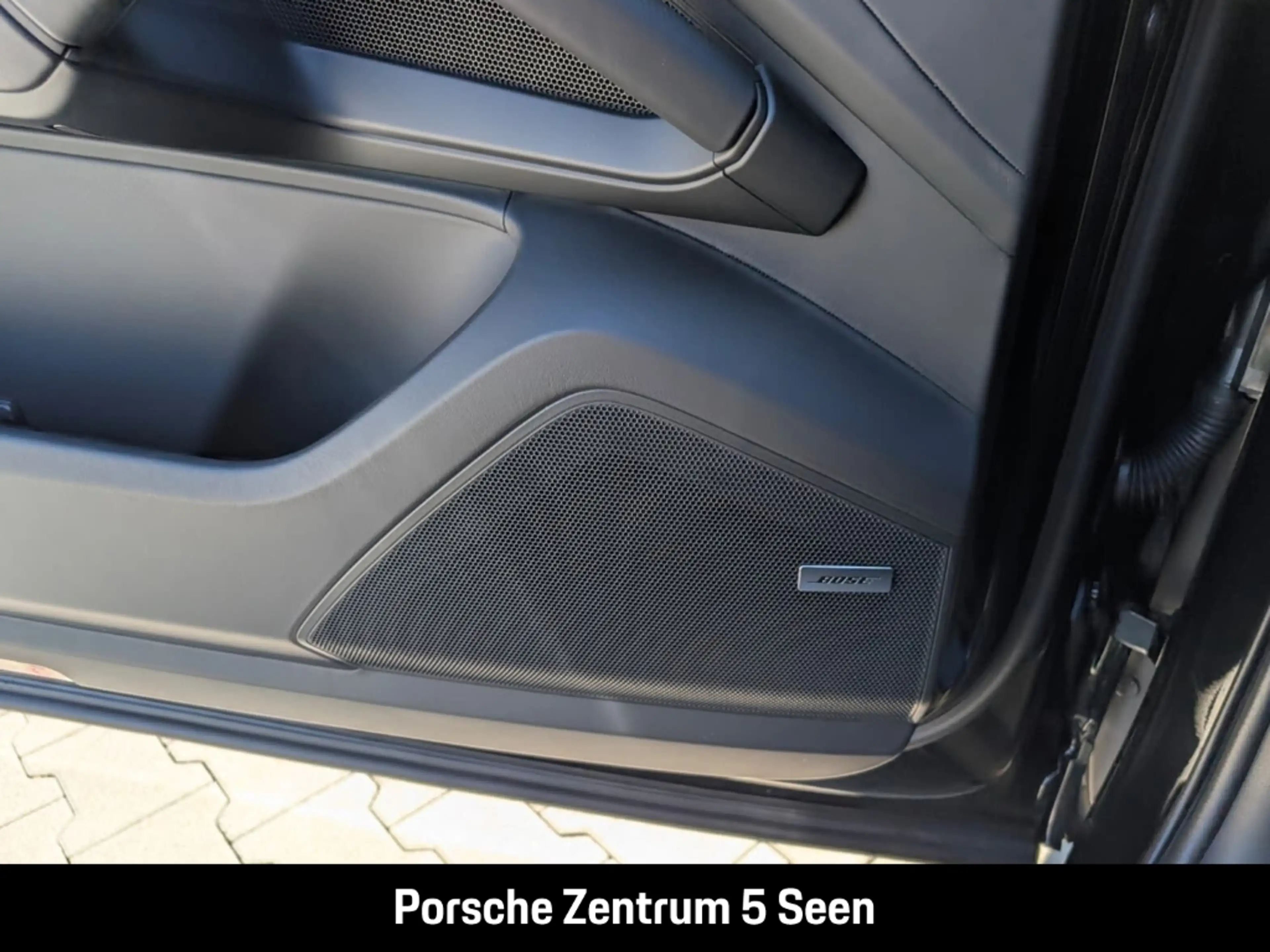 Porsche Cayenne E-Hybrid Black Edition, HEAD-UP, PRIVACY — photo 22