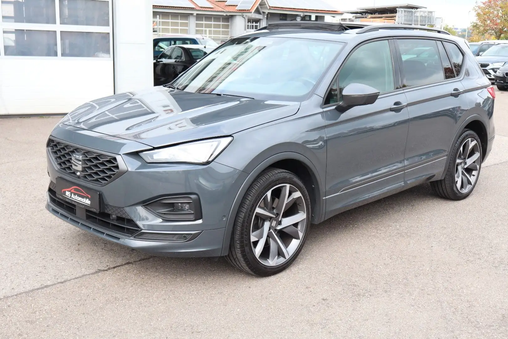 SEAT Tarraco 2.0 TSI FR 4Drive DSG Pano_7Sitz_DCC_AHK Grau - 1