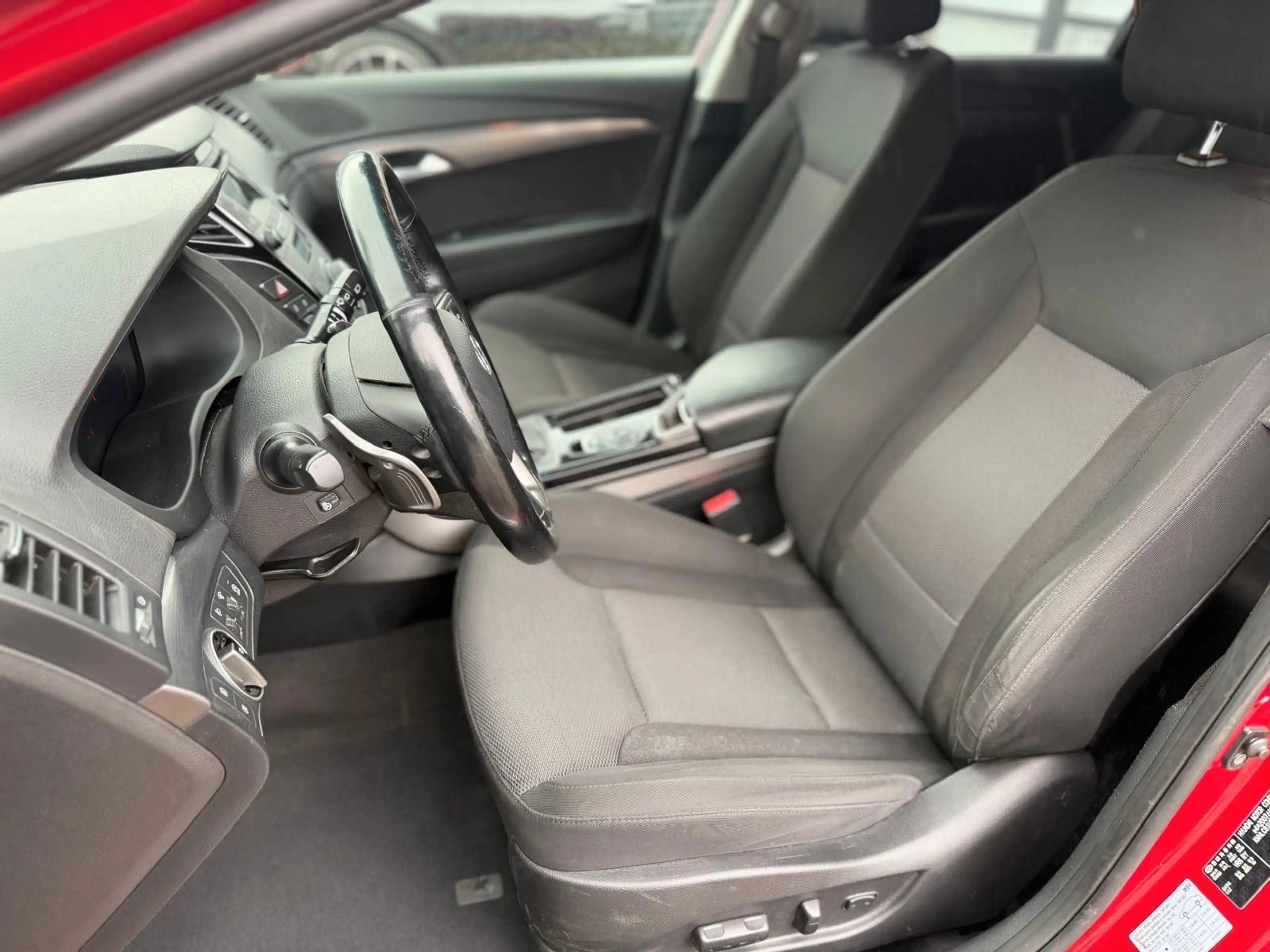 Hyundai i40 LED TEMPO KLIMA AUTO SITZ-E — photo 15