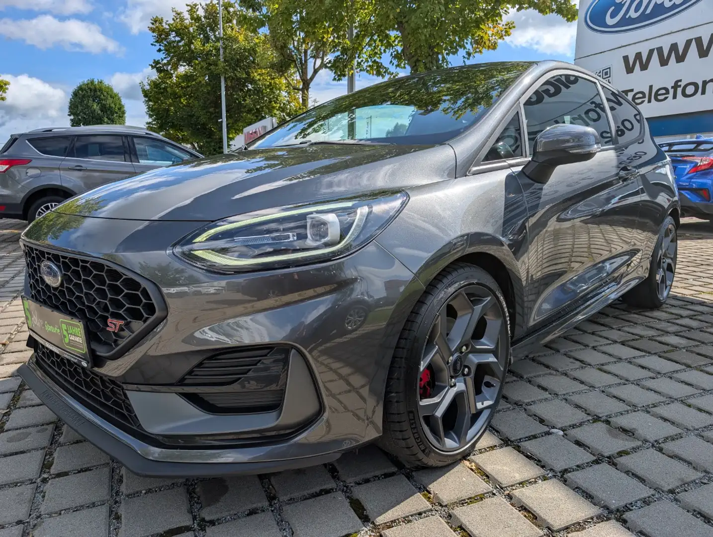 Ford Fiesta 1.5 ST X PANO*LED*B&O*NAV*SHZ*CAM*PERFORMANCE Gris - 2