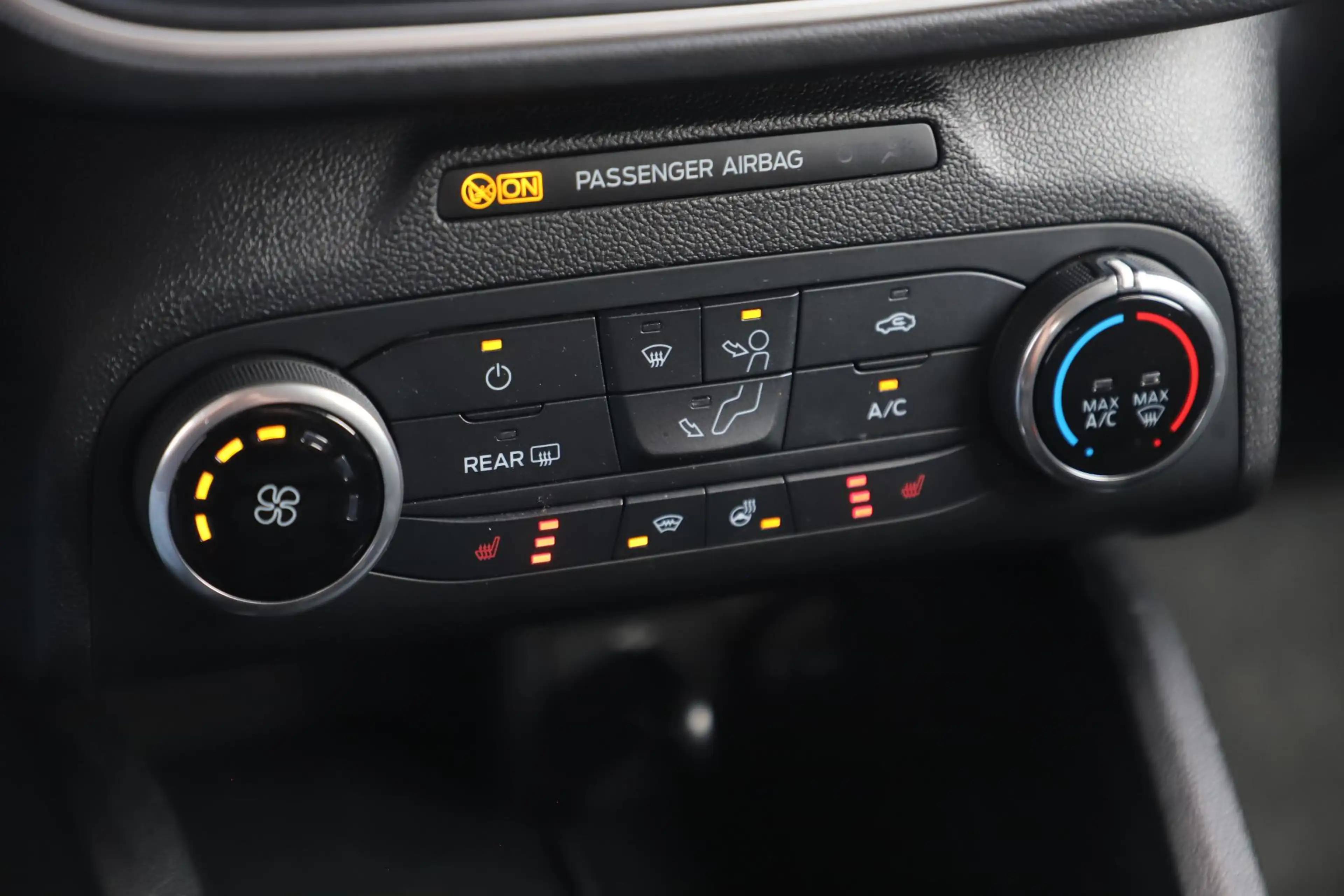 Ford Focus Wagon 1.5 EcoBlue Trend Edition Business Navigatie — photo 14