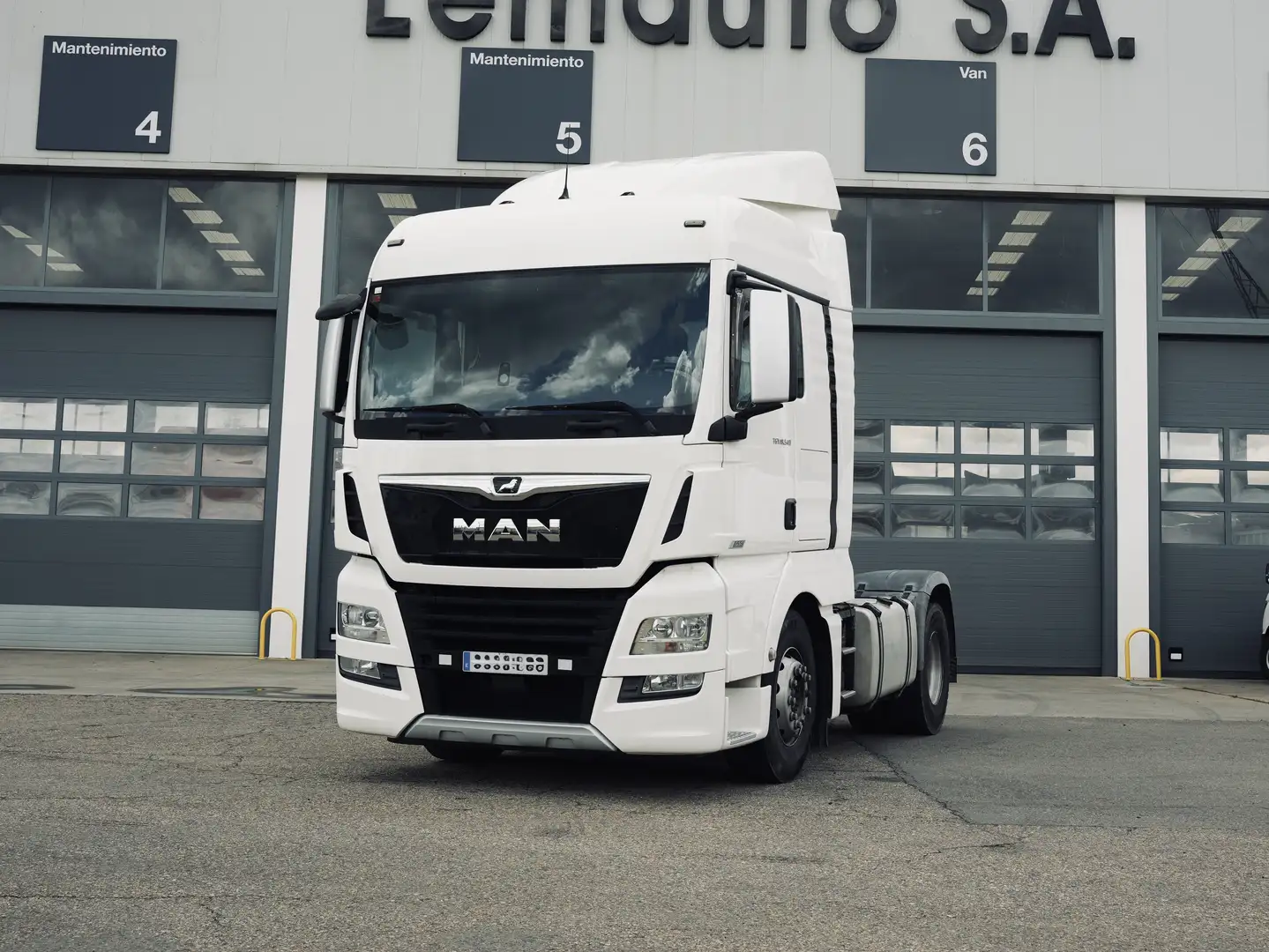 MAN TGX 18.540 4x2 bls Білий - 1