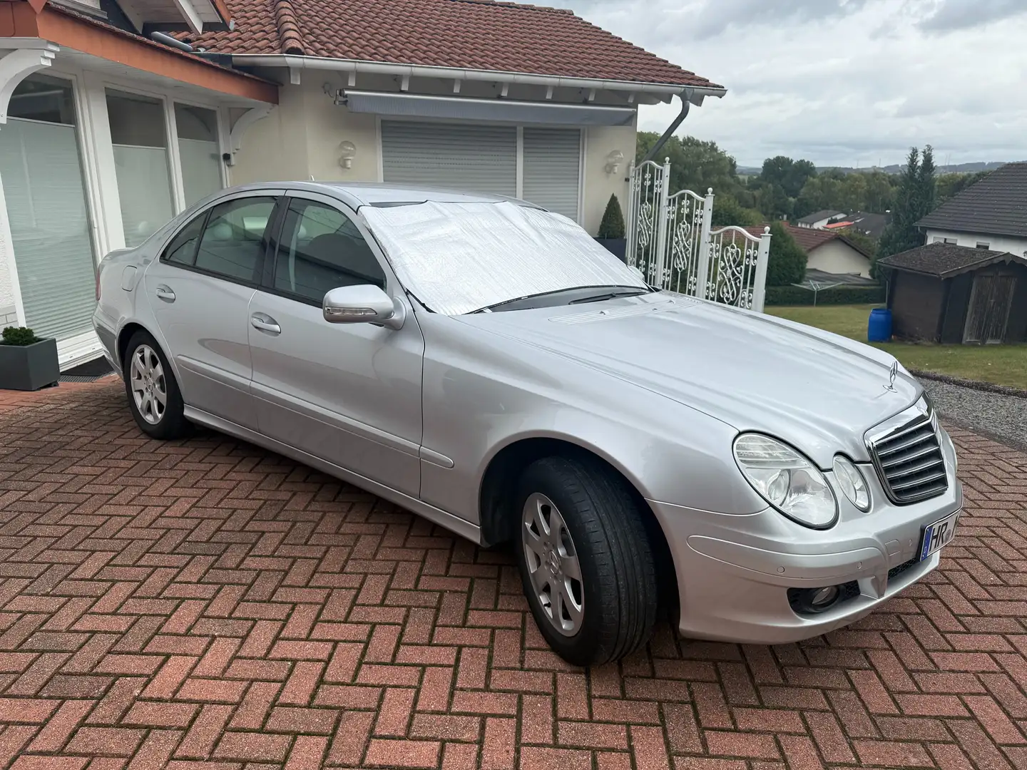 Mercedes-Benz E 200 Kompressor Automatik Classic Silber - 2